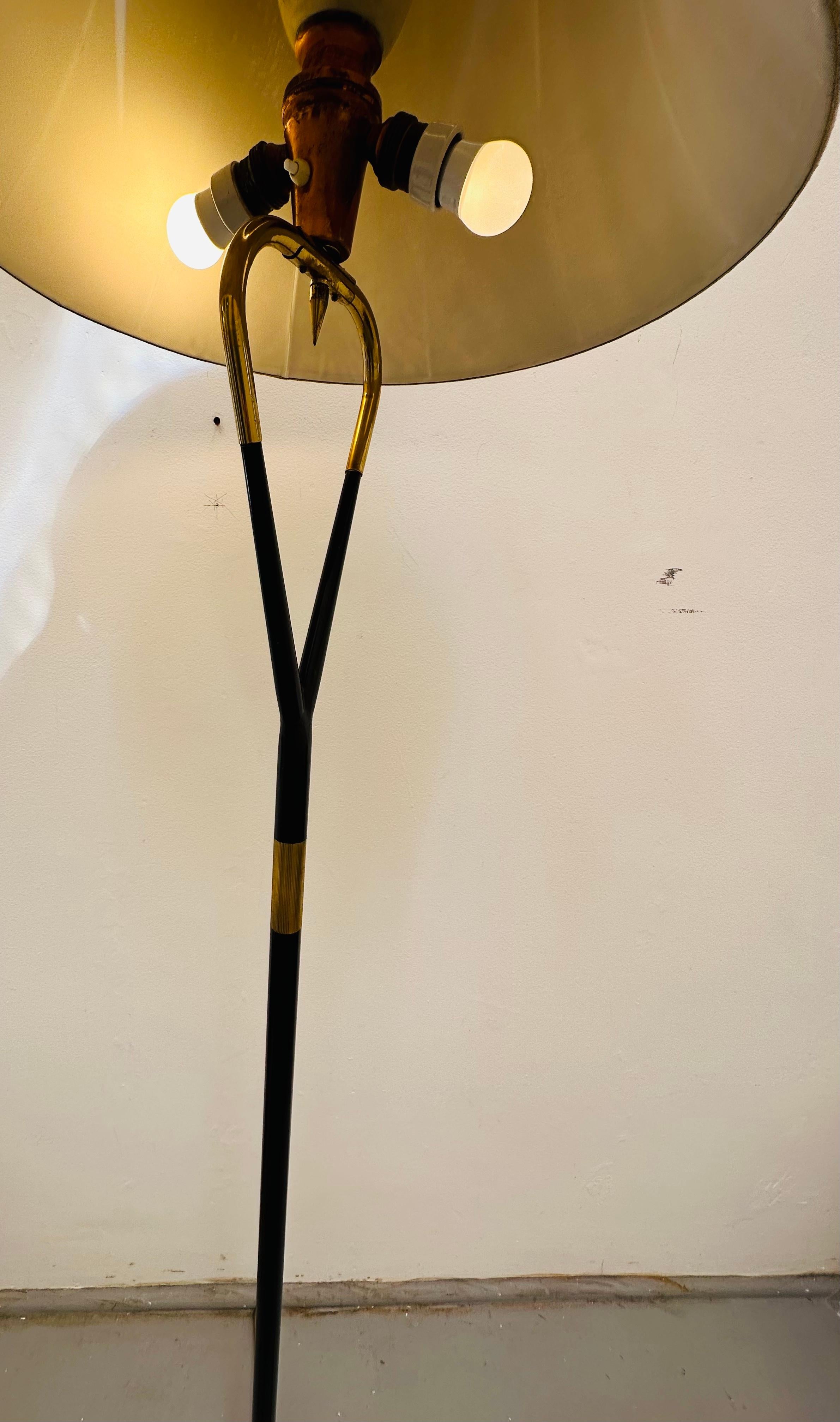 1950s Mid Century Italian Brass & Black Lacquered Wood Tripod Floor Lamp 8