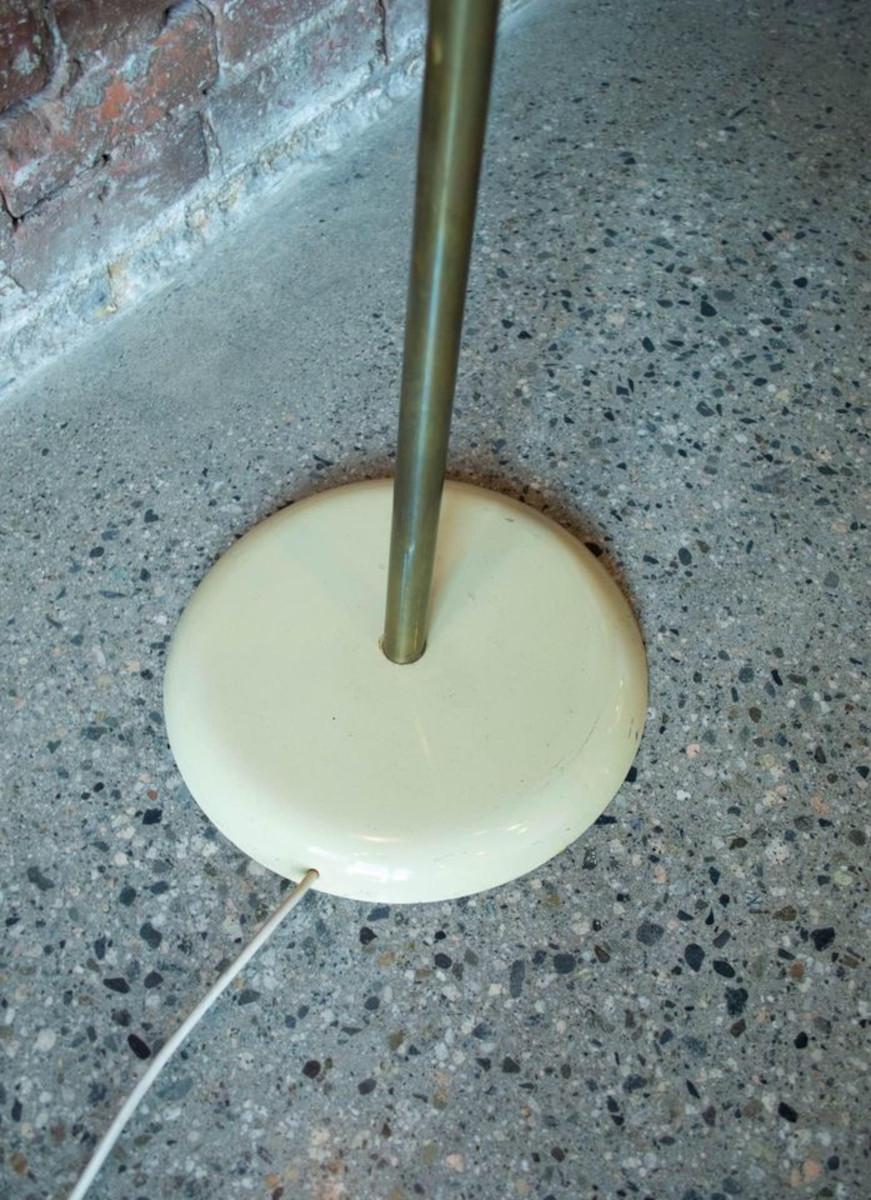 1950s Mid Century Italian Floor Lamp In Excellent Condition For Sale In Victoria, BC