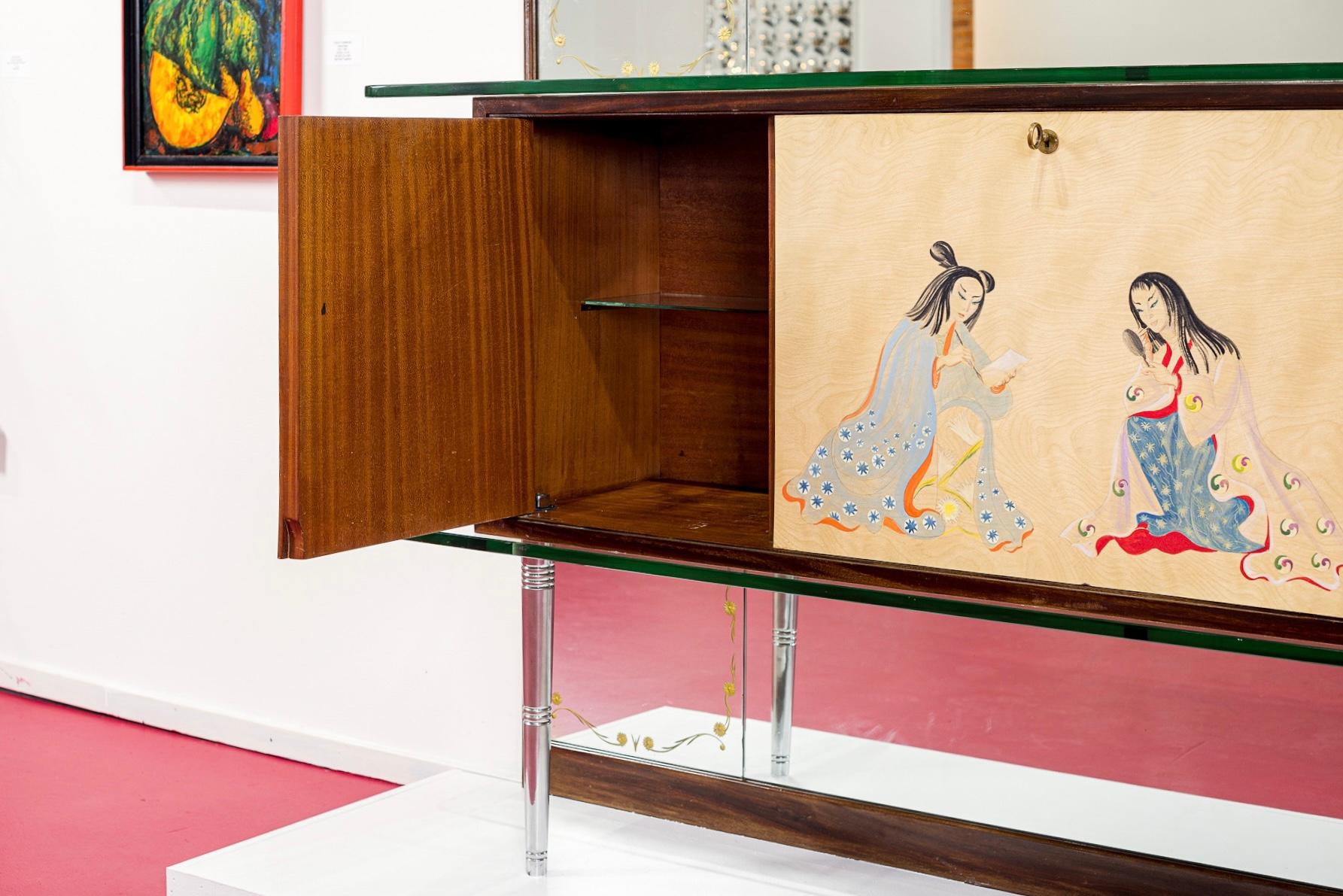 1950s Mid-Century Italian Mirrored Bar Cabinet Credenza with Asian Motif For Sale 4