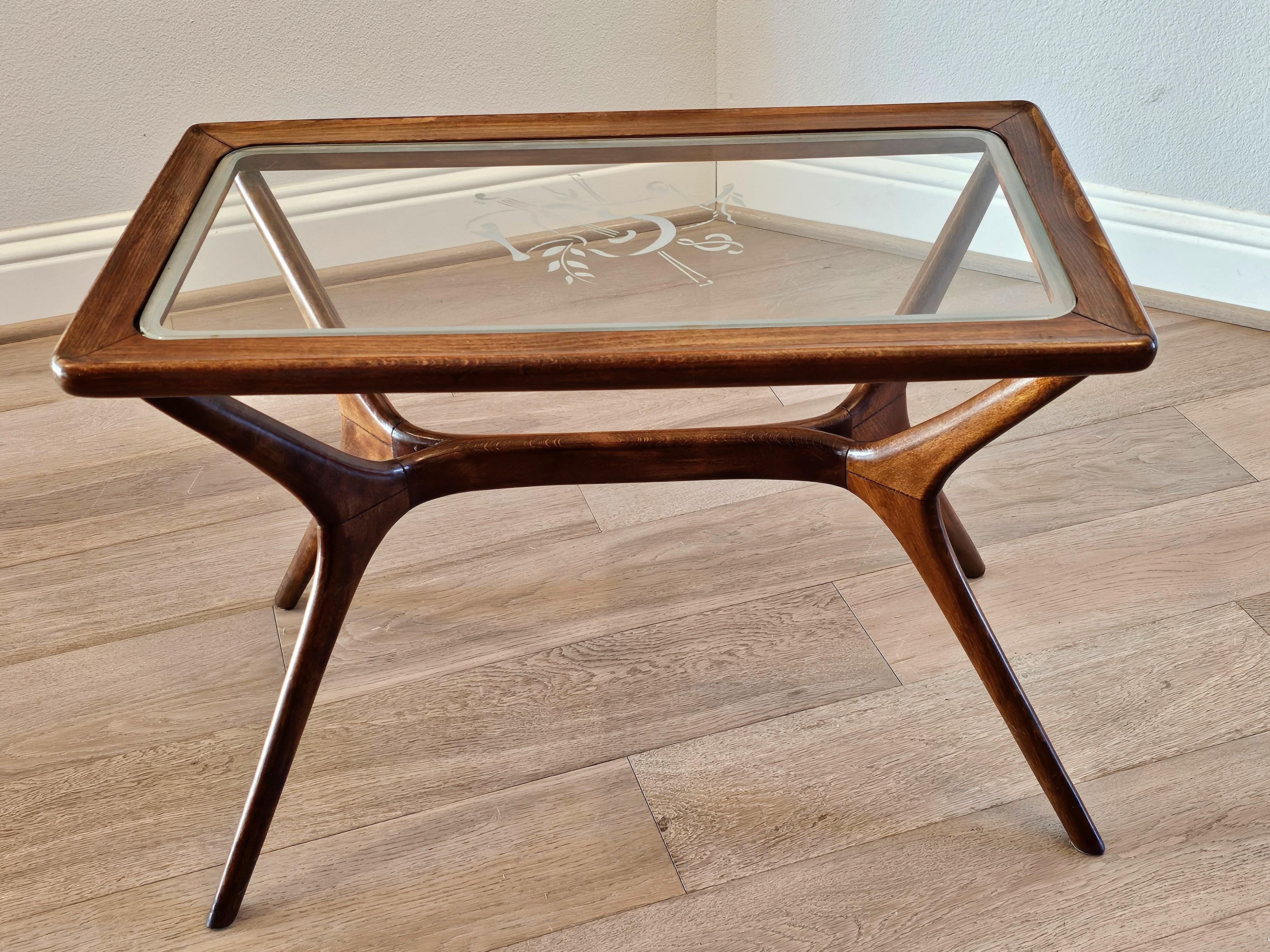 1950s Mid-Century Italian Modern Ico Parisi Style Sculptural Side Table  For Sale 3