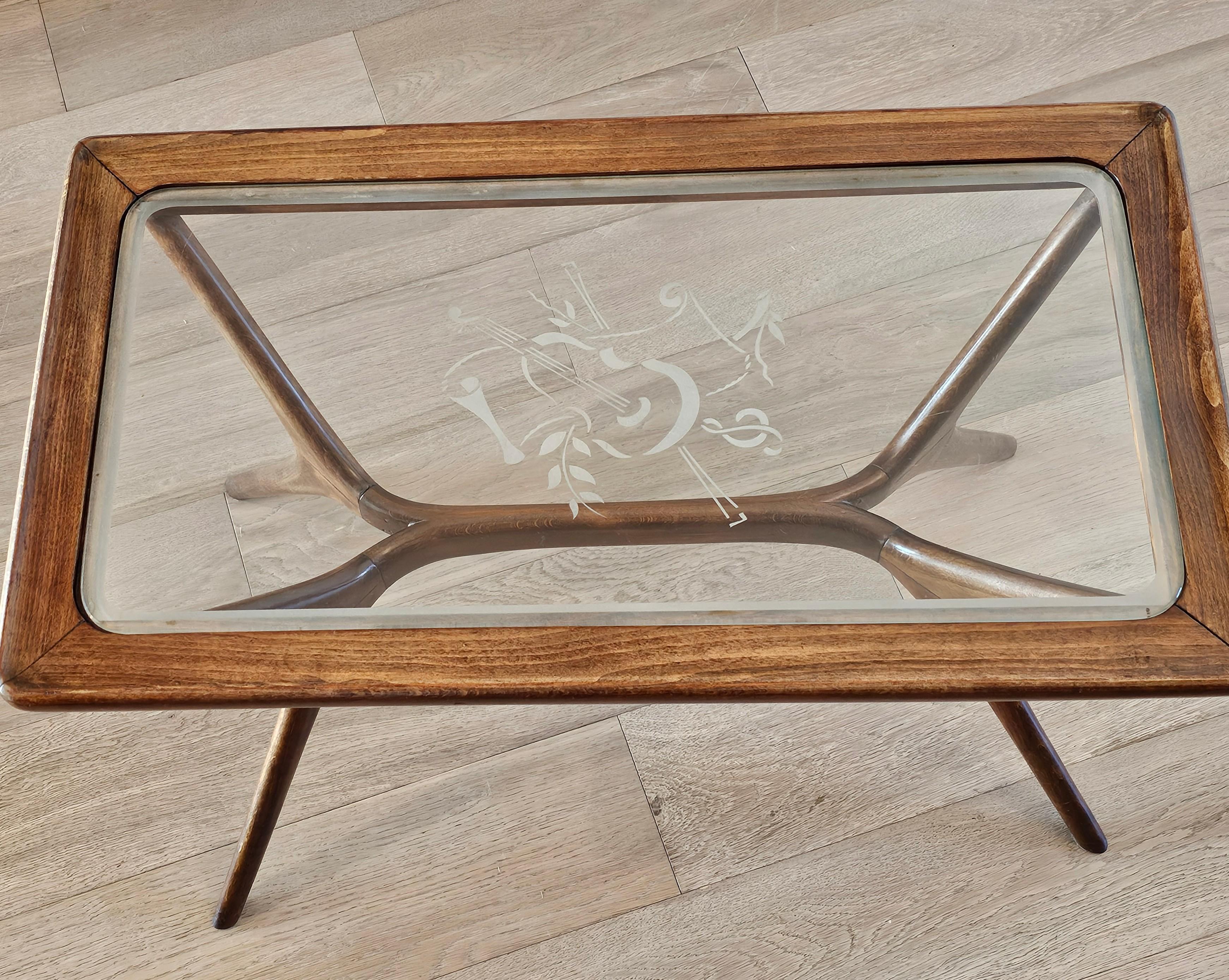 1950s Mid-Century Italian Modern Ico Parisi Style Sculptural Side Table  For Sale 4