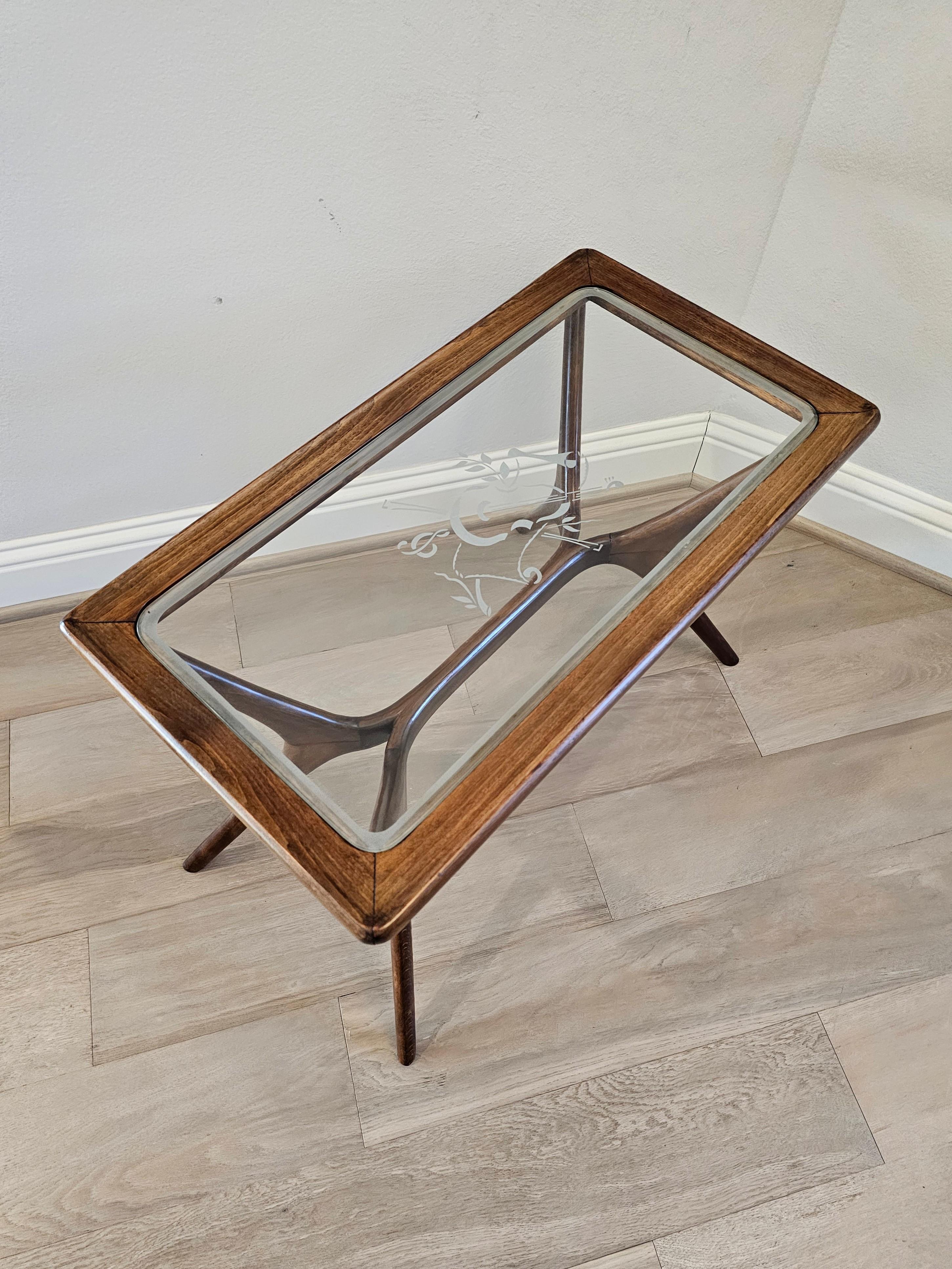 1950s Mid-Century Italian Modern Ico Parisi Style Sculptural Side Table  For Sale 5