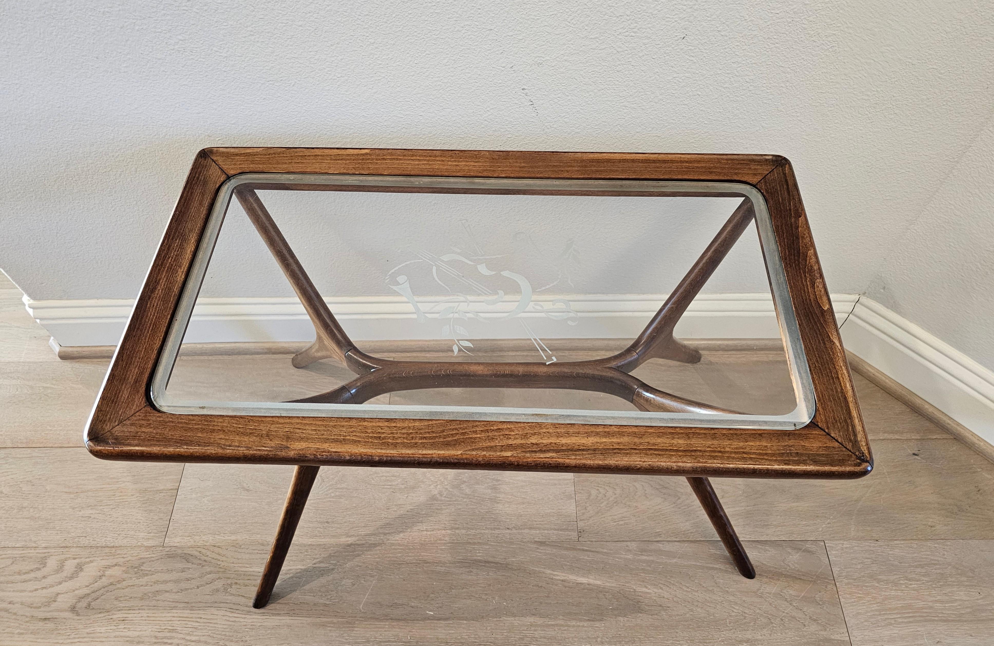 1950s Mid-Century Italian Modern Ico Parisi Style Sculptural Side Table  For Sale 7