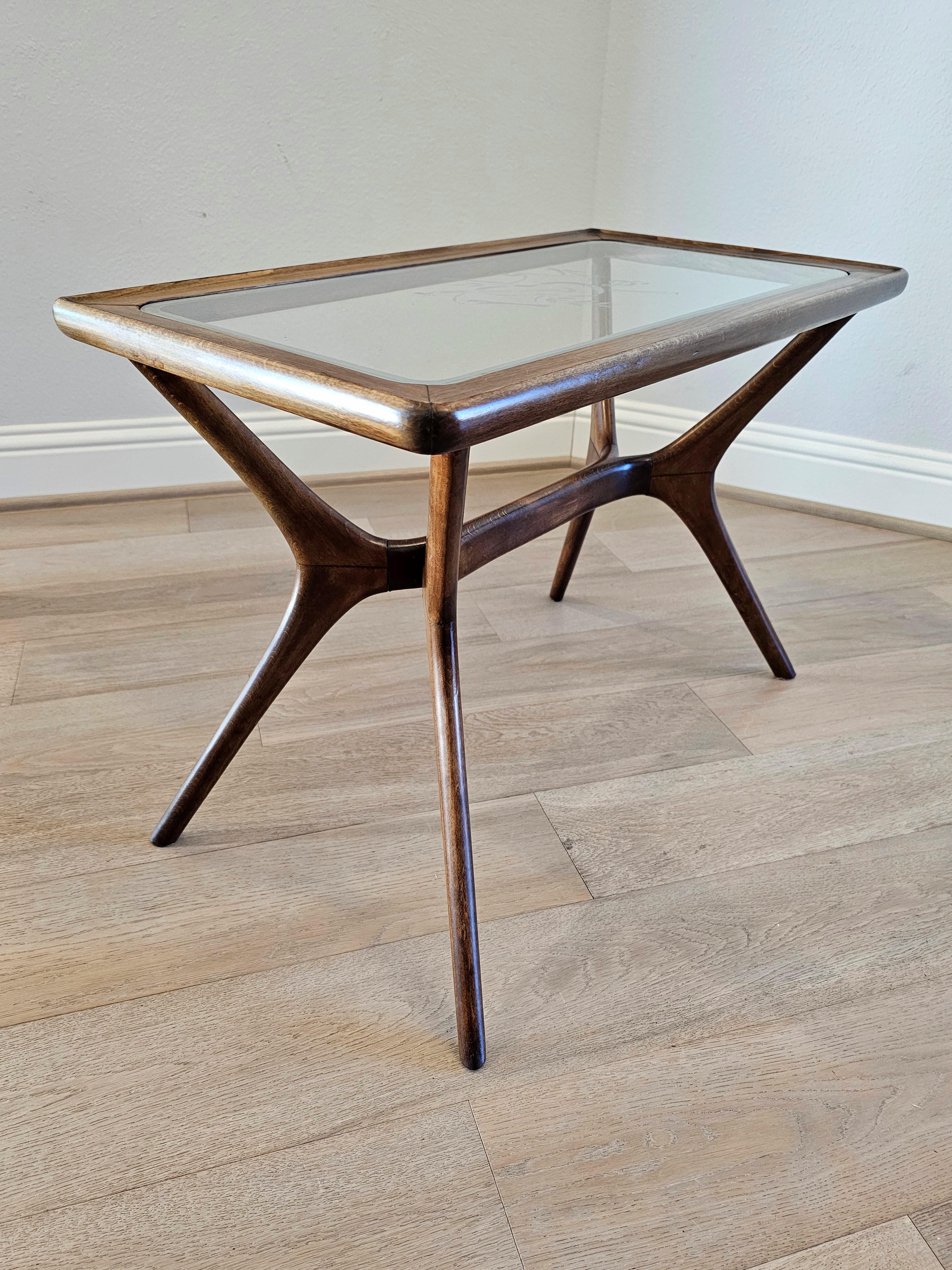1950s Mid-Century Italian Modern Ico Parisi Style Sculptural Side Table  For Sale 1
