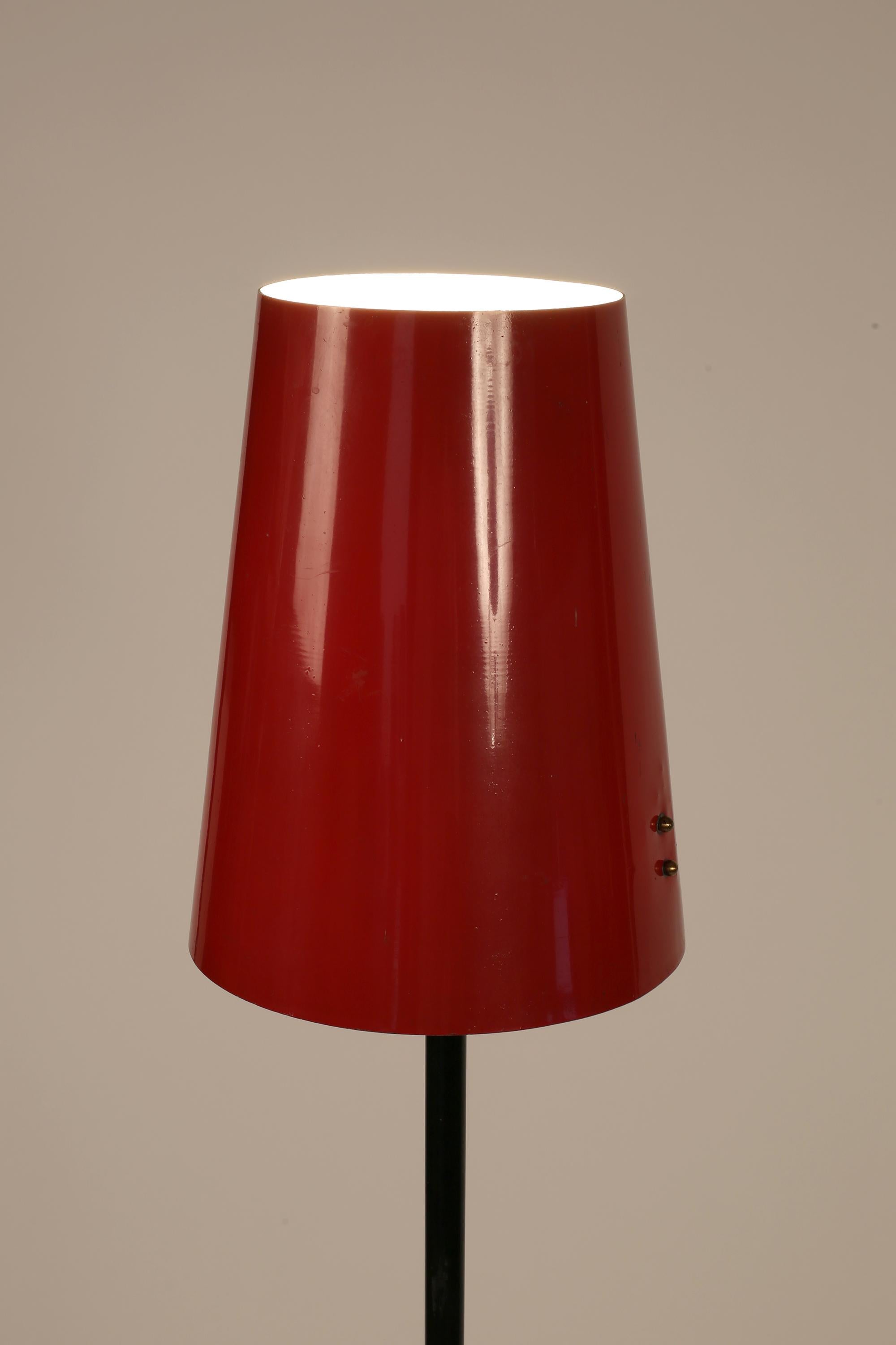 1950s Mid Century Italian Red Floor Lamp In Good Condition For Sale In London, GB