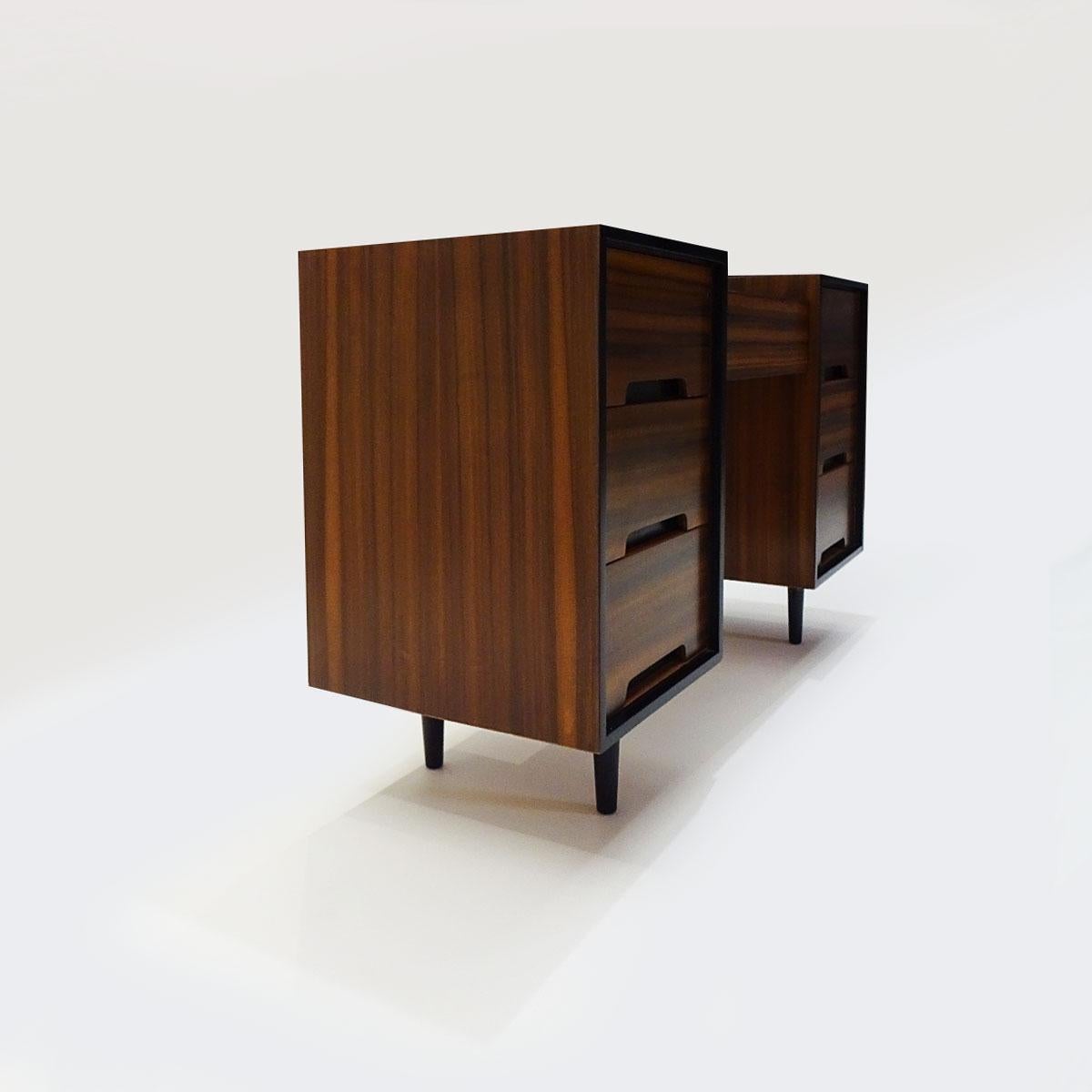 1950s Midcentury John and Sylvia Reed Dresser/Desk Cabinet In Good Condition In Highclere, Newbury