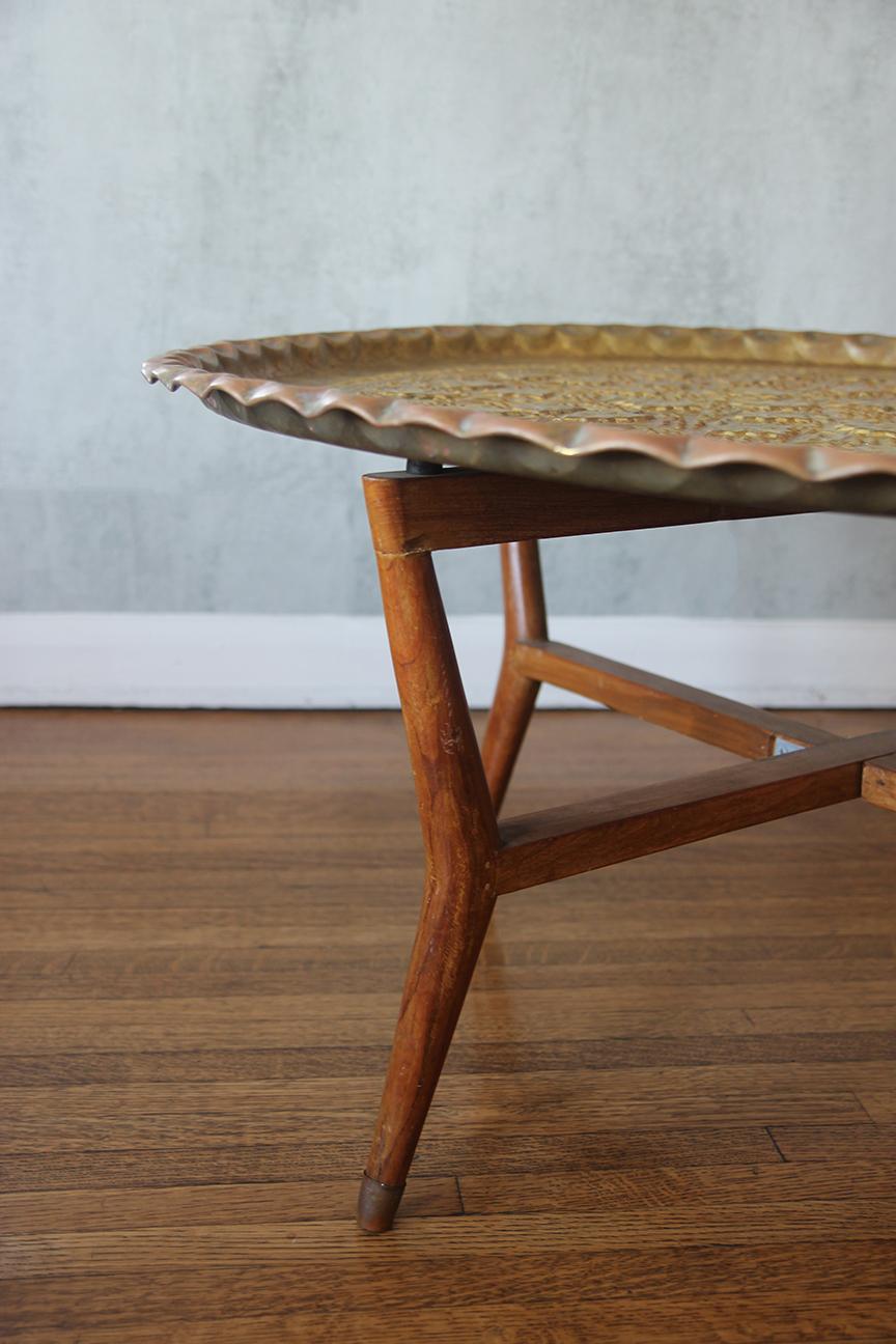 Brass 1950s Mid-Century Large Moroccan Tray Coffee Table For Sale