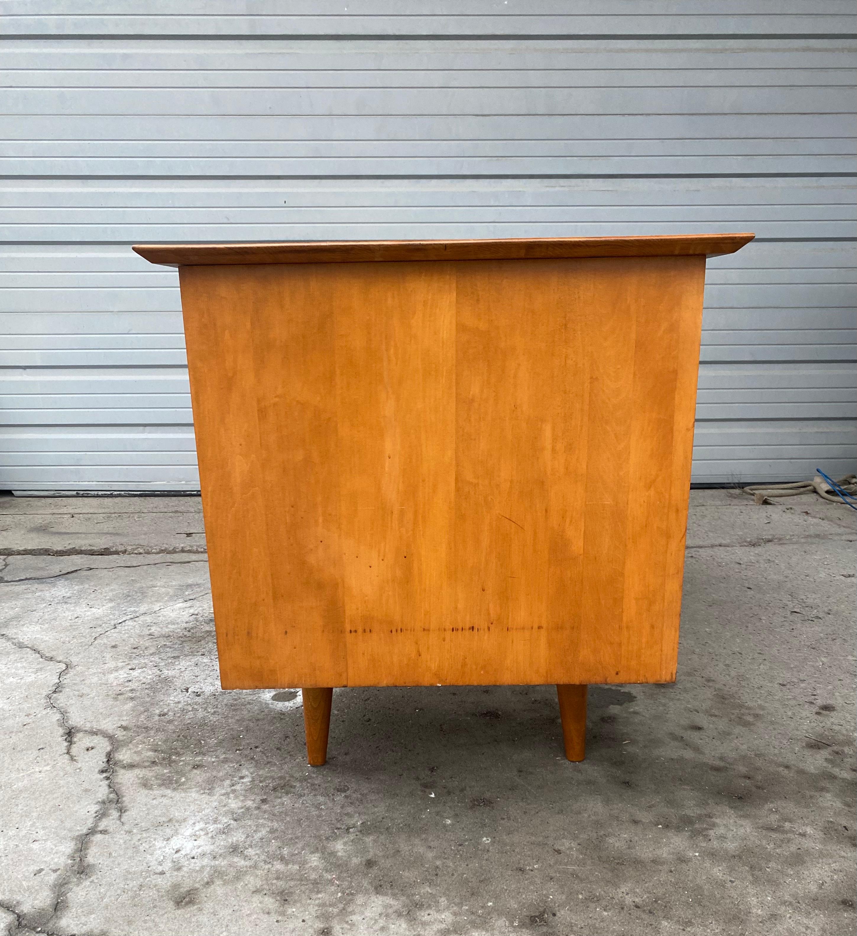 Mid-20th Century 1950s Mid Century Maple Double Pedestal Desk by Paul McCobb/Planner Group
