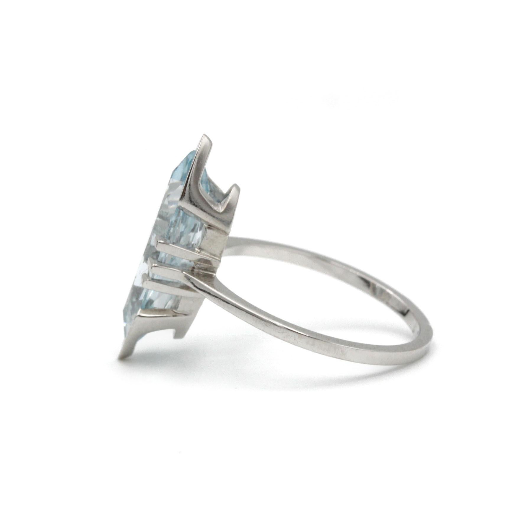 1950er Jahre Mid-Century Marquise Aquamarin Solitär Ring in 18K Weißgold (Moderne) im Angebot