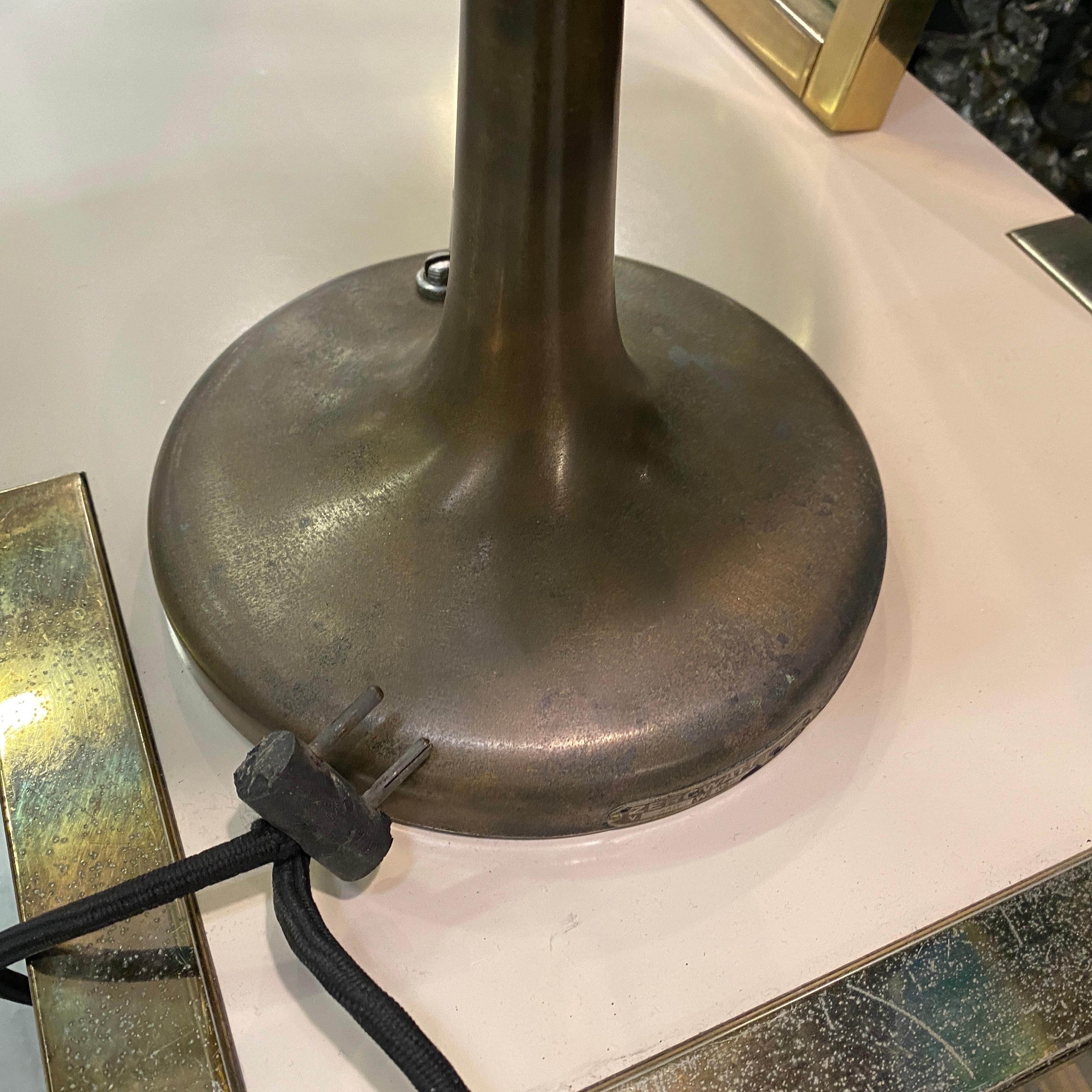 1950s Mid-Century Modern Adjustable Brass Italian Table Lamp by Zerowatt For Sale 4
