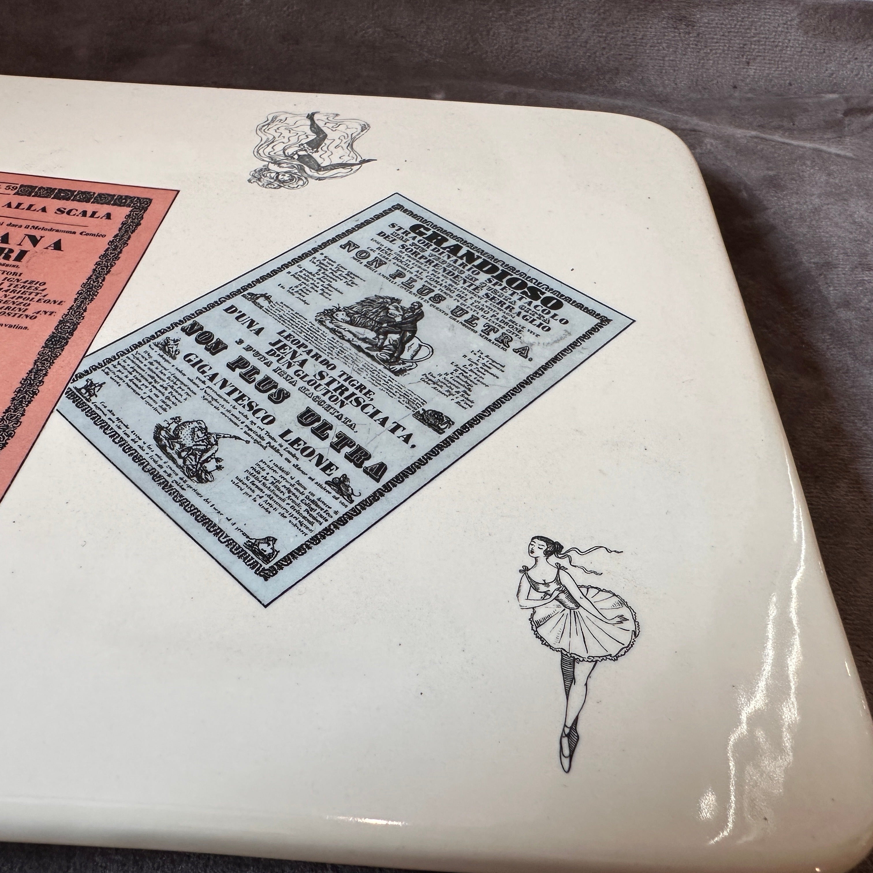 1950s Mid-Century Modern Albisola Ceramic Vide-Poche by Ivos Pacetti
A charming and rare piece of Italian mid-century design, this ceramic vide-poche (catchall tray) was crafted in Albisola in the 1950s by renowned artist Ivos Pacetti. The