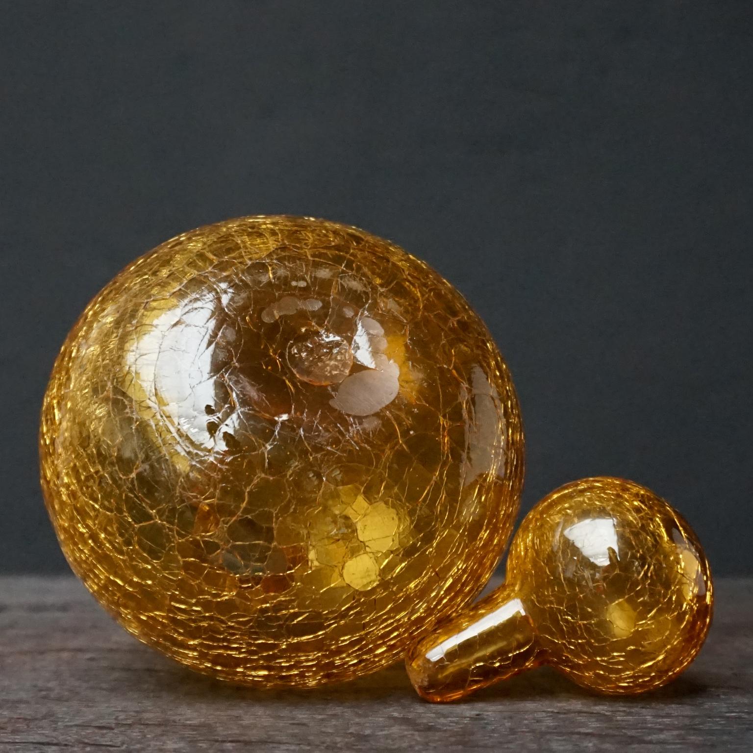 1950s Mid-Century Modern Amber Yellow Blenko Handblown Crackle Art Glass Carafe In Good Condition In Haarlem, NL
