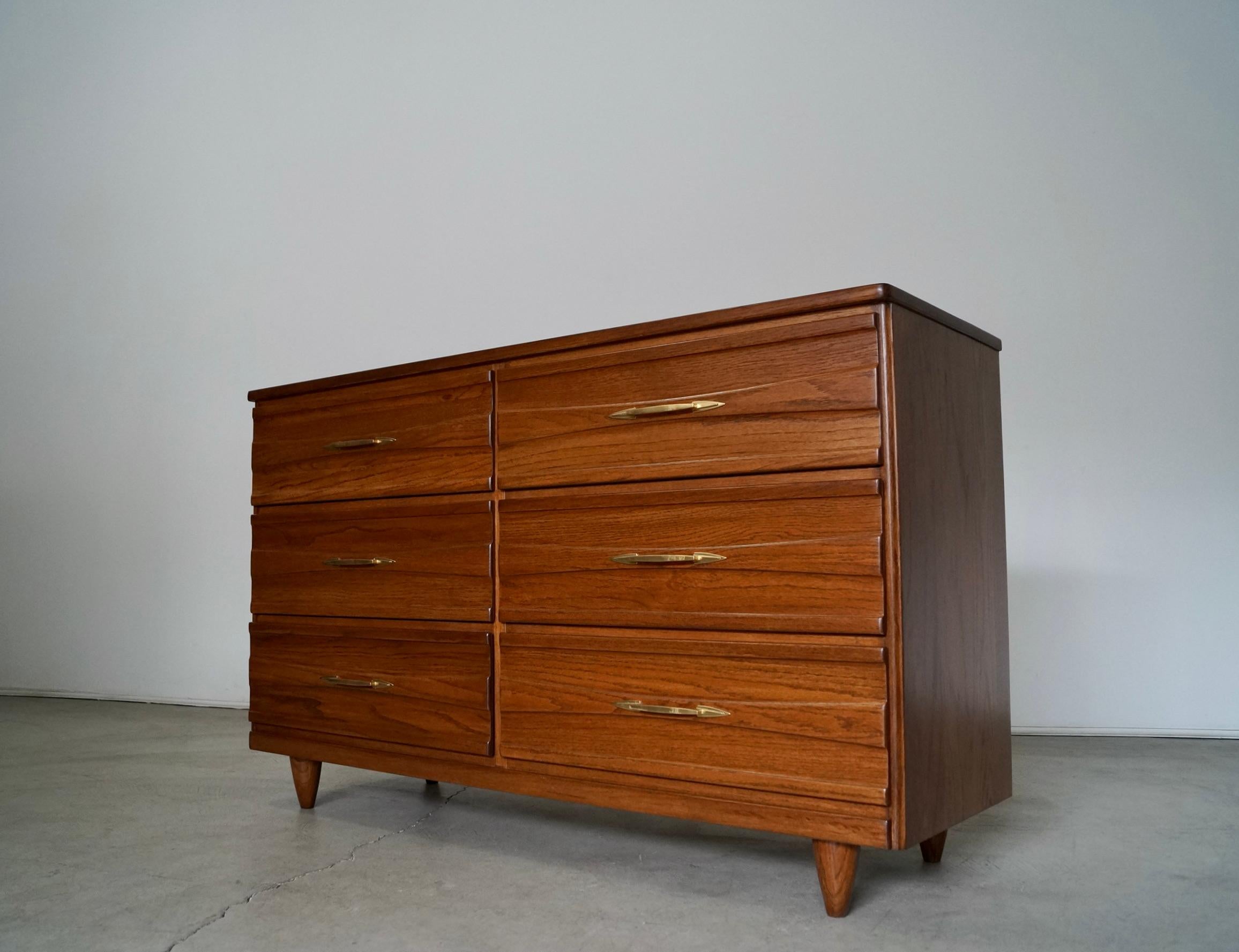 Mid-20th Century 1950's Mid-Century Modern Atomic Dresser For Sale