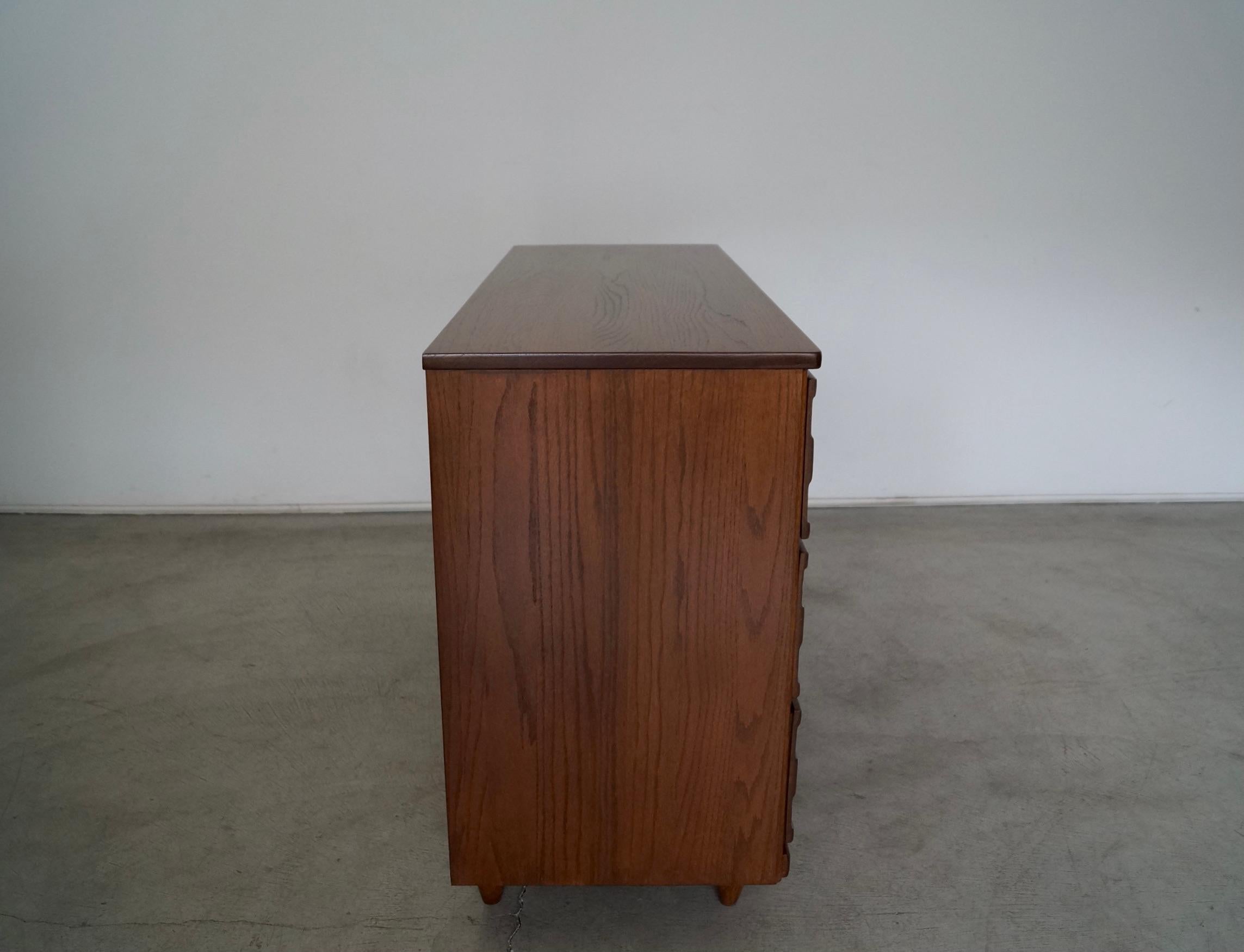 1950's Mid-Century Modern Atomic Dresser For Sale 2
