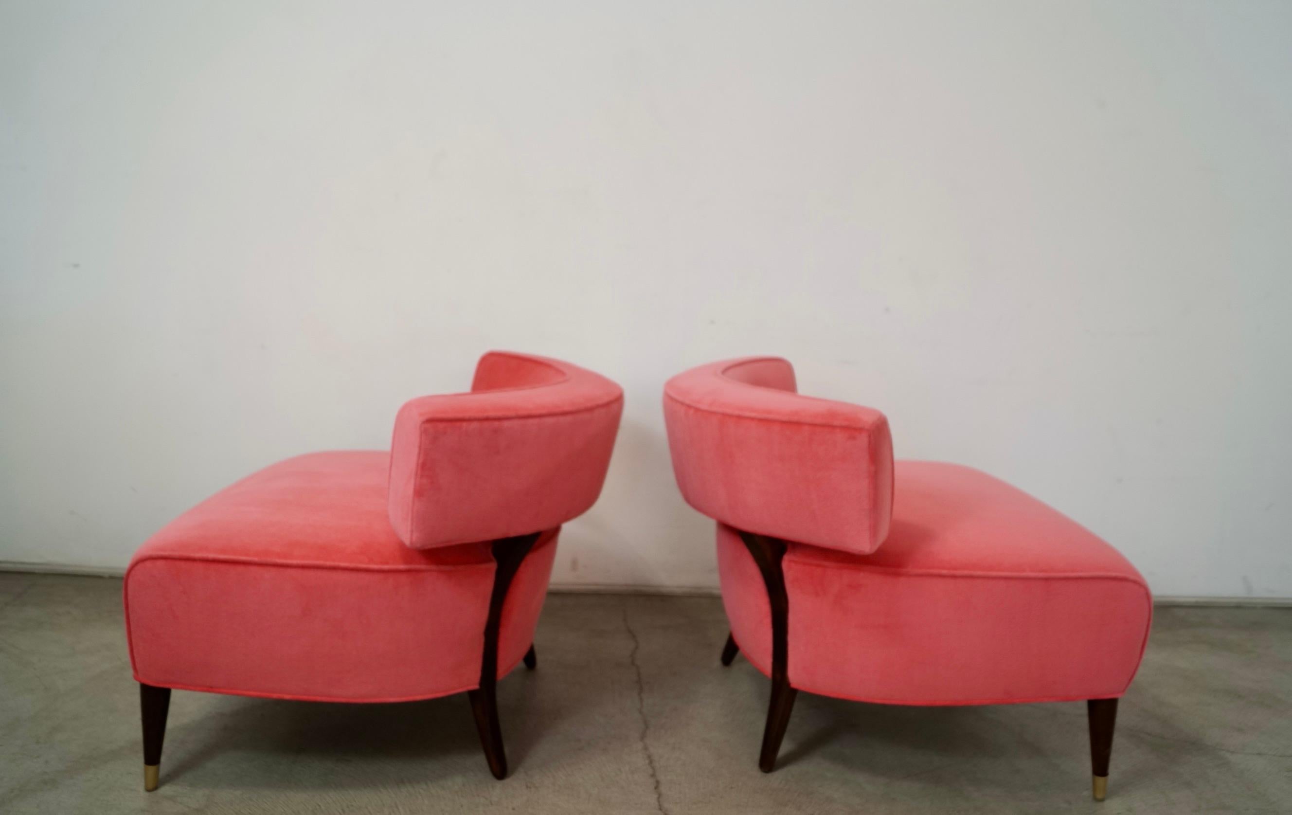 Sillas de salón tipo pantuflas estilo Billy Haines, modernas de mediados de siglo de 1950 - un par en venta 1
