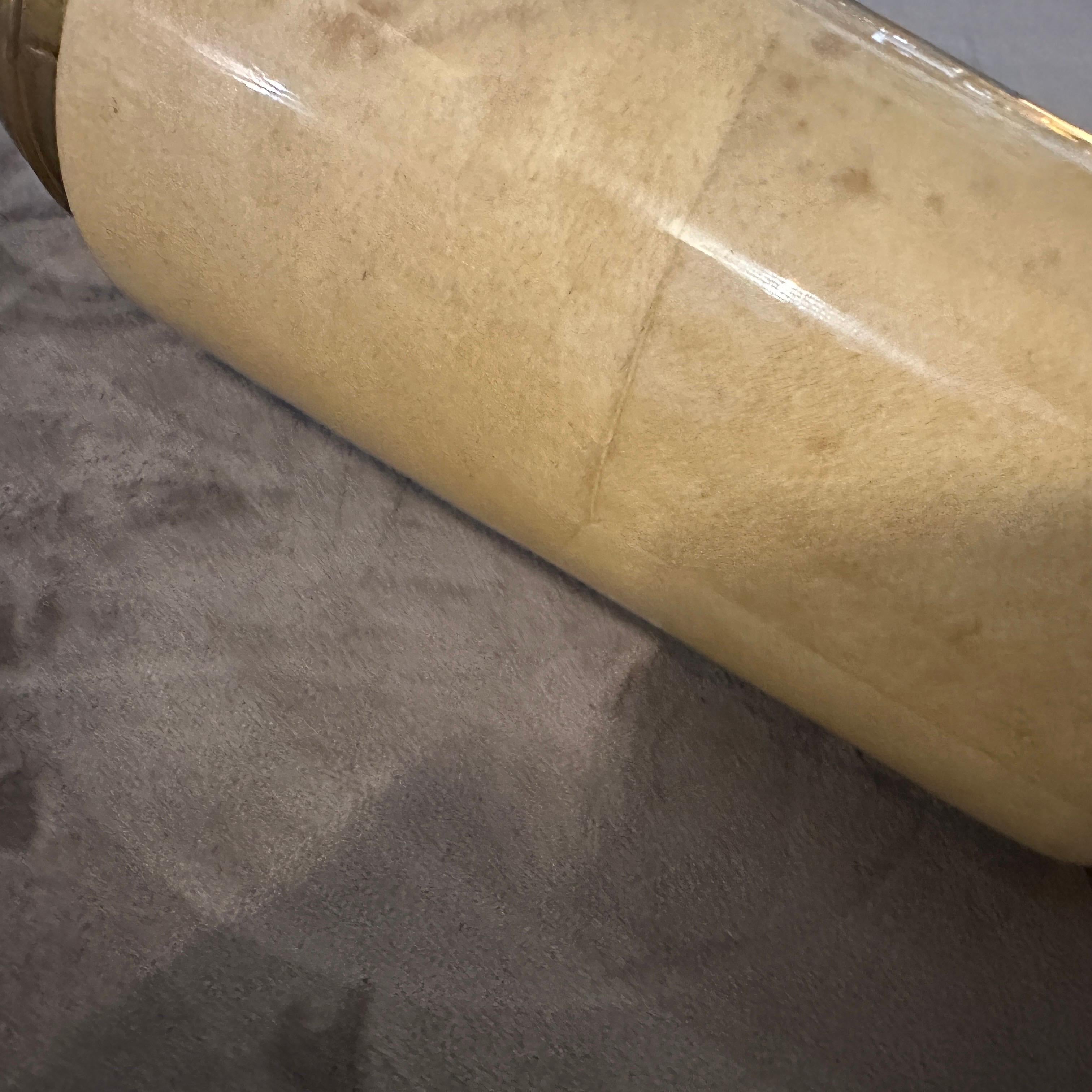 1950s Mid-Century Modern Brass and Amber Goatskin Cocktail Shaker by Aldo Tura For Sale 4