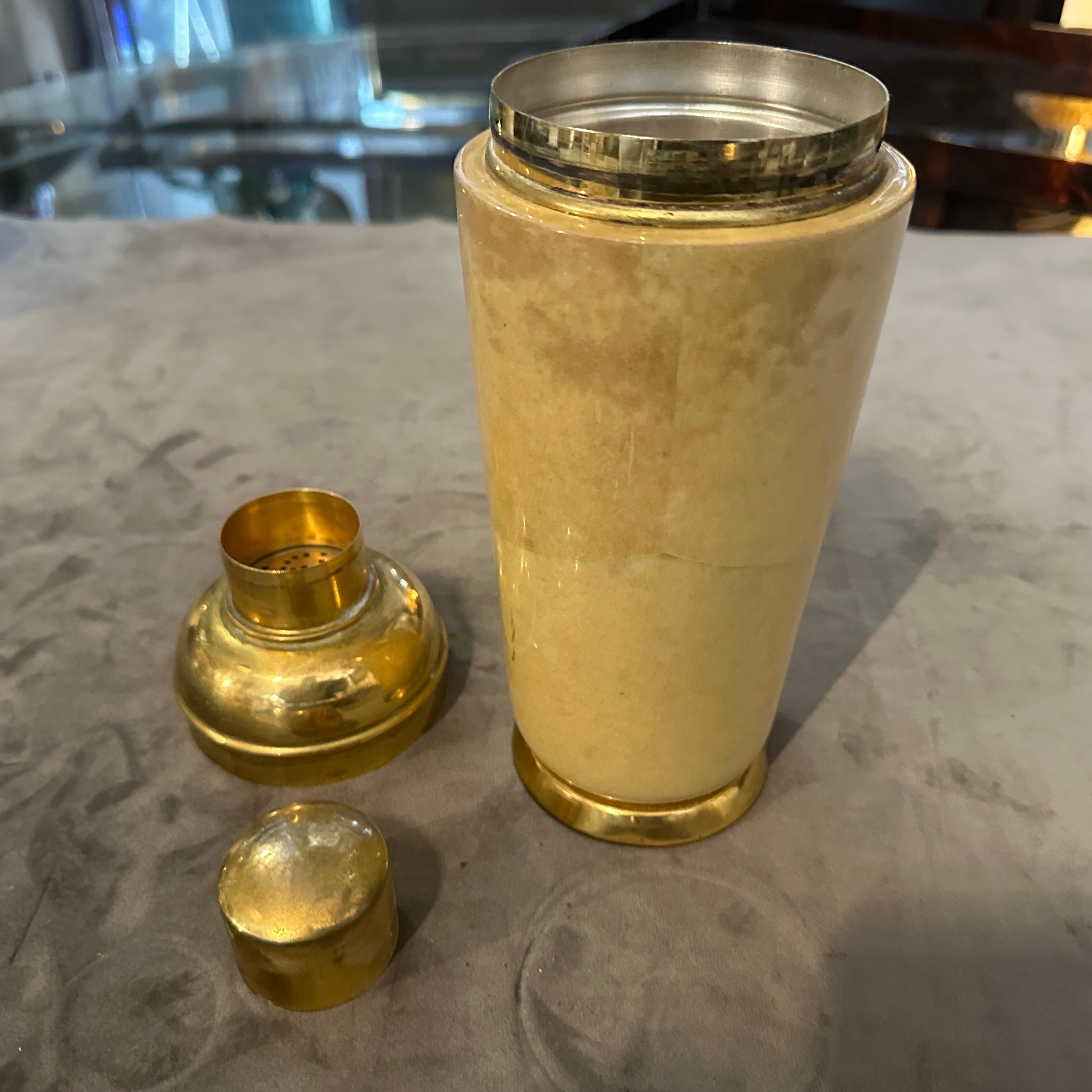 20th Century 1950s Mid-Century Modern Brass and Amber Goatskin Cocktail Shaker by Aldo Tura For Sale
