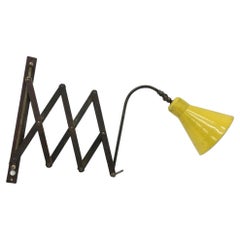 1950s Mid-Century Modern Brass and Yellow Painted Metal Italian Scissor Lamp