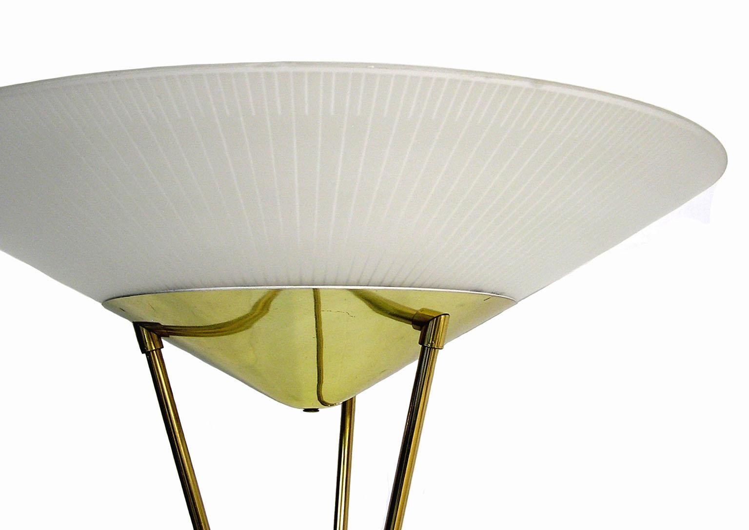 Frosted 1950s Mid-Century Modern Brass Torchiere Floor Lamp with Detailed Glass Shade For Sale