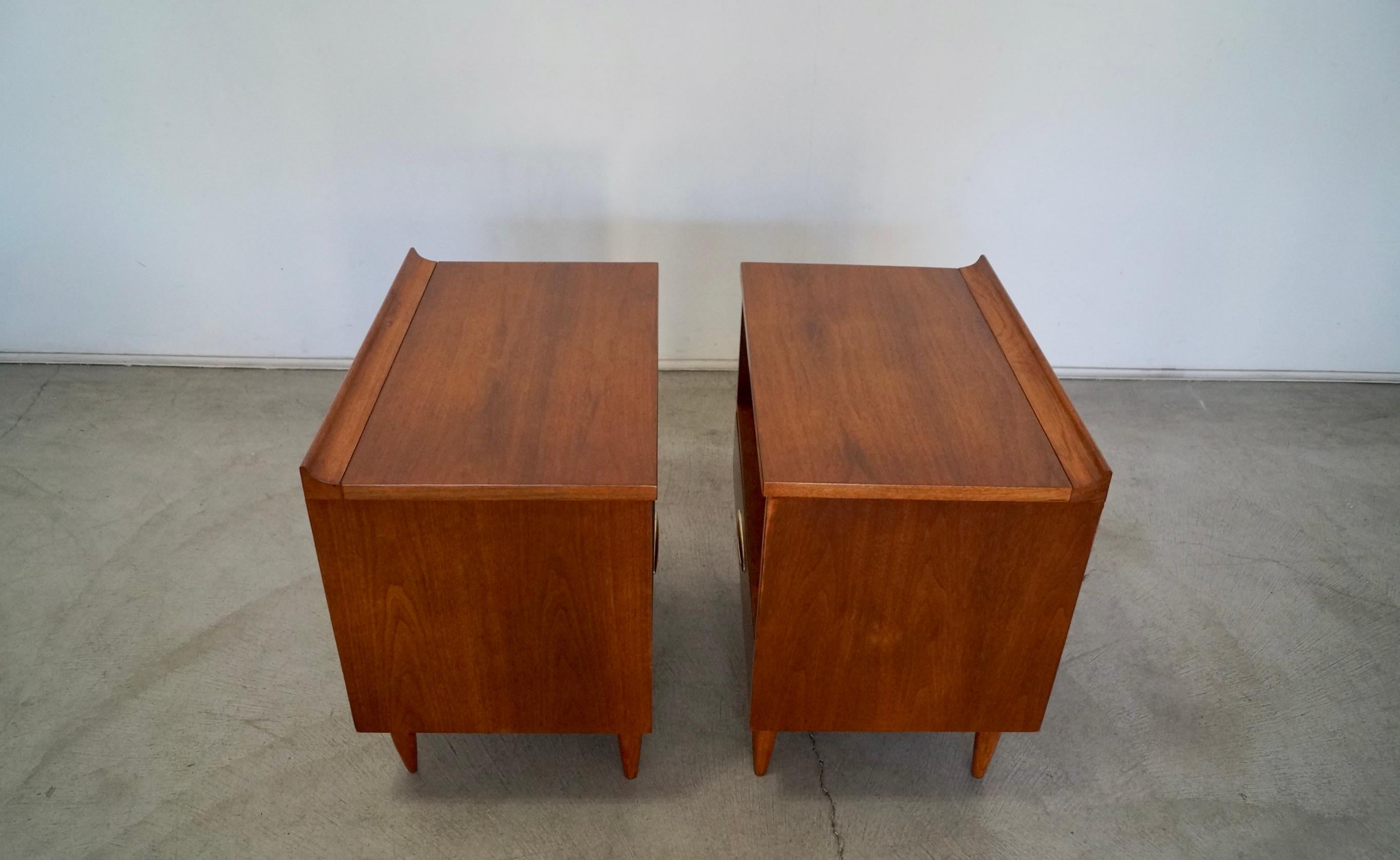 1950's Mid-Century Modern Broyhill Sculptra Nightstands, Pair 6