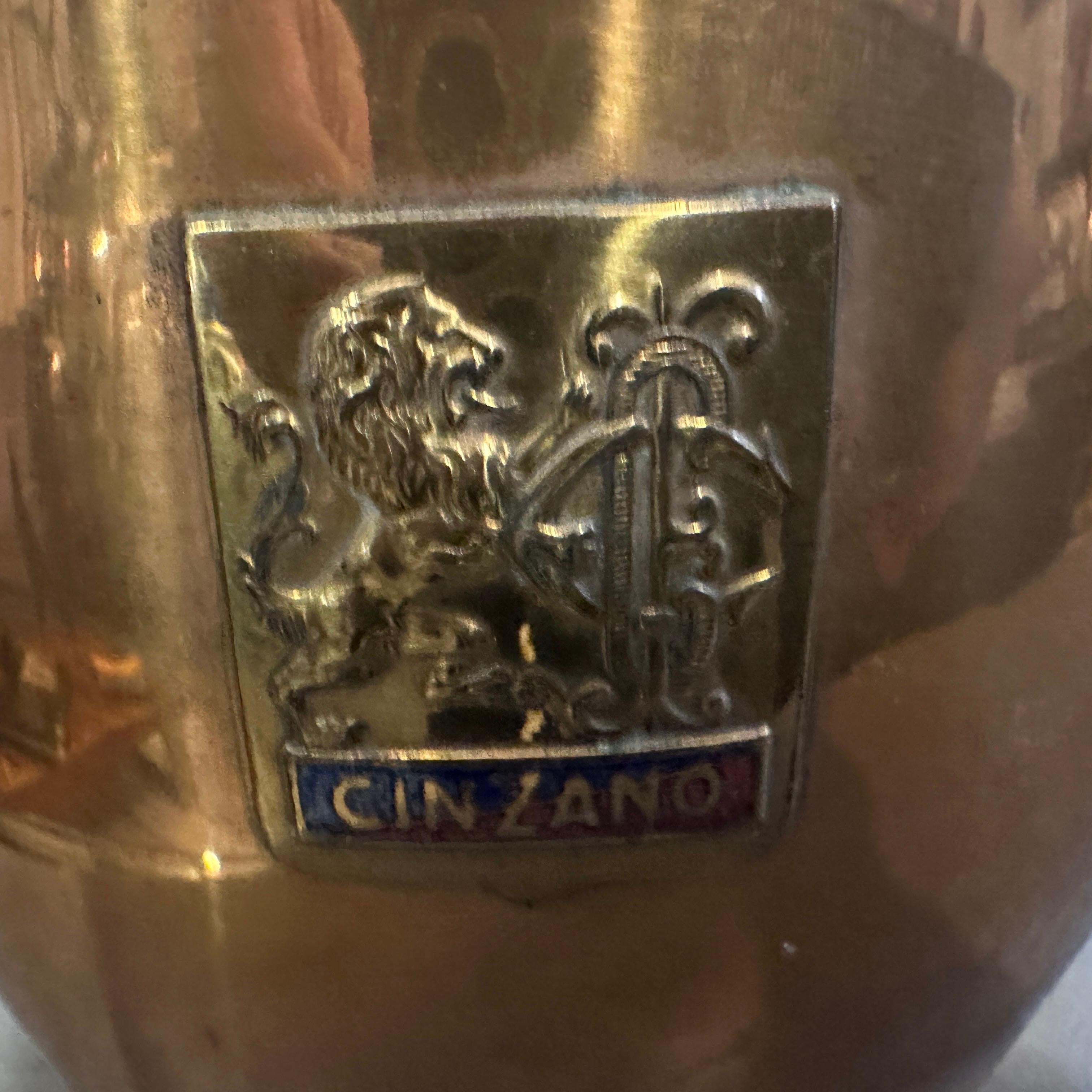 Fatto a mano Raffreddatore per vino italiano di metà secolo 1950 in rame di Cinzano in vendita