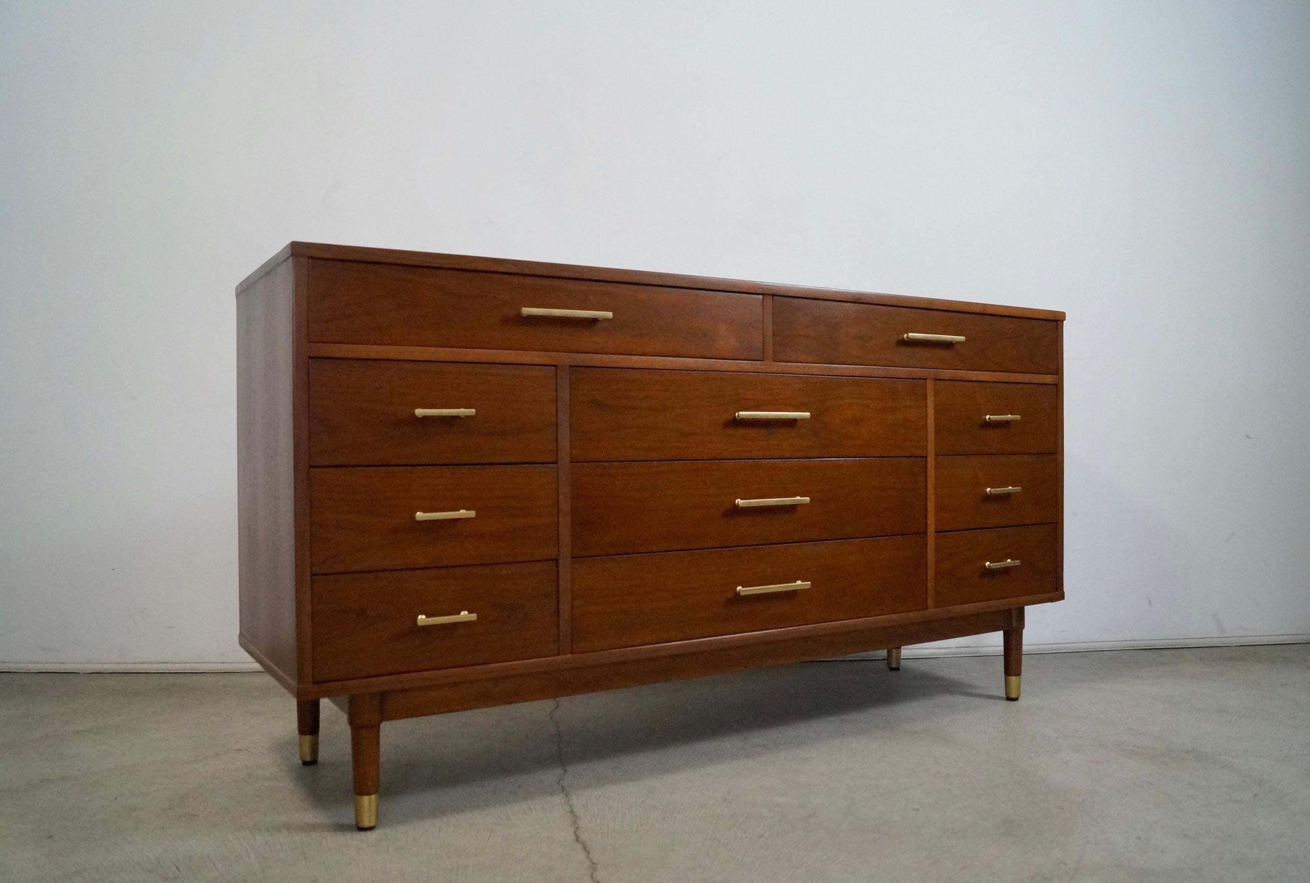 1950's Mid-Century Modern Drexel Biscayne Walnut 11-Drawer Dresser For Sale 1