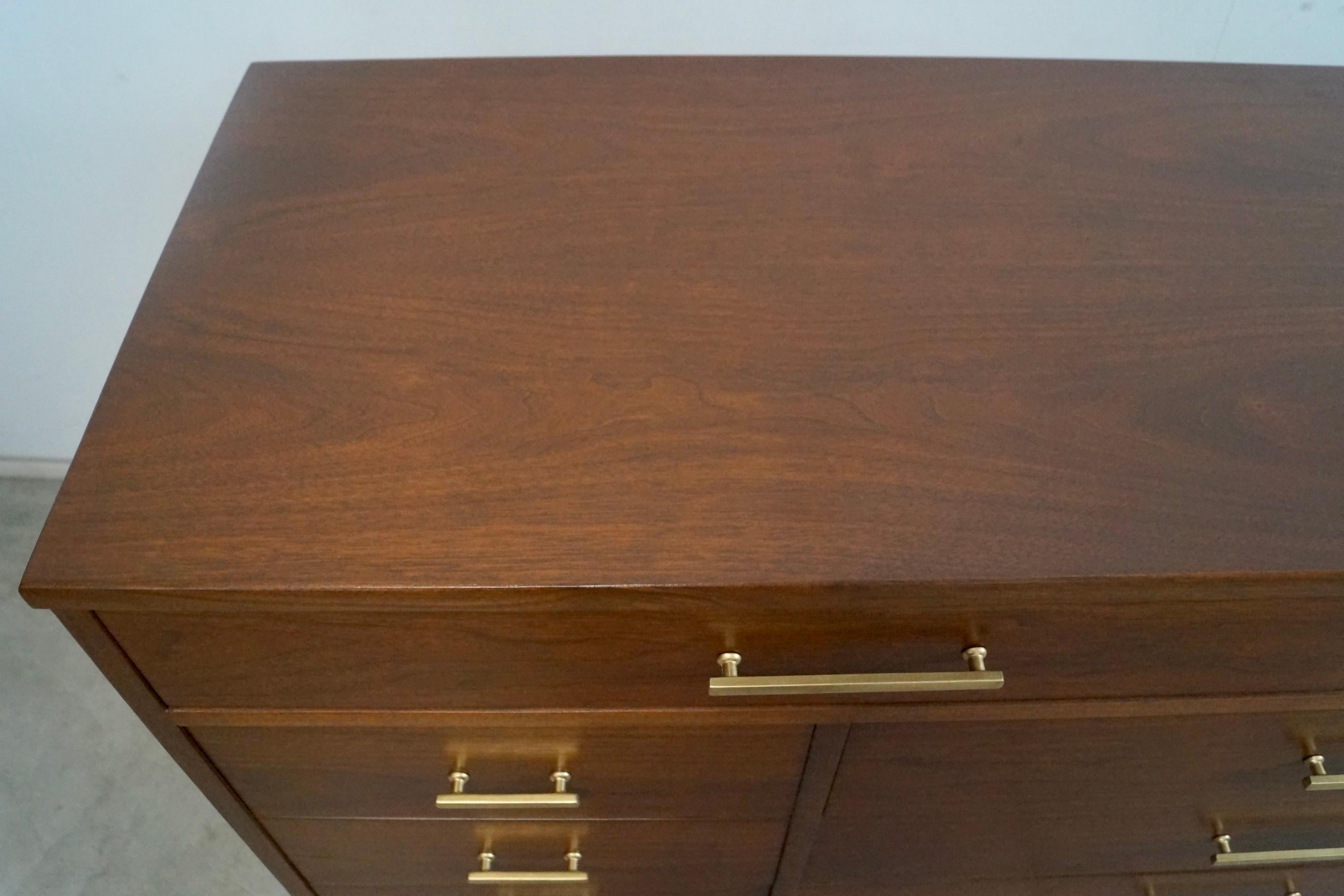 1950's Mid-Century Modern Drexel Biscayne Walnut 11-Drawer Dresser For Sale 5