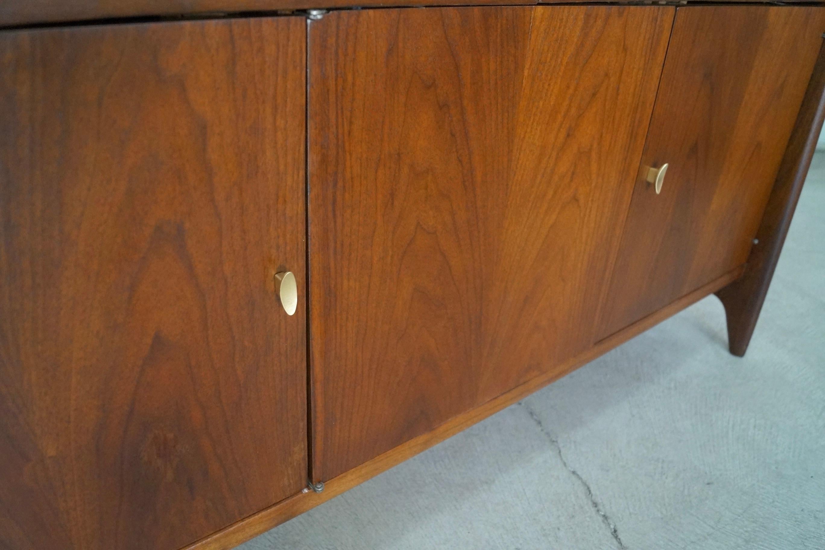 1950's Mid-Century Modern Drexel Projection Sideboard Credenza  8