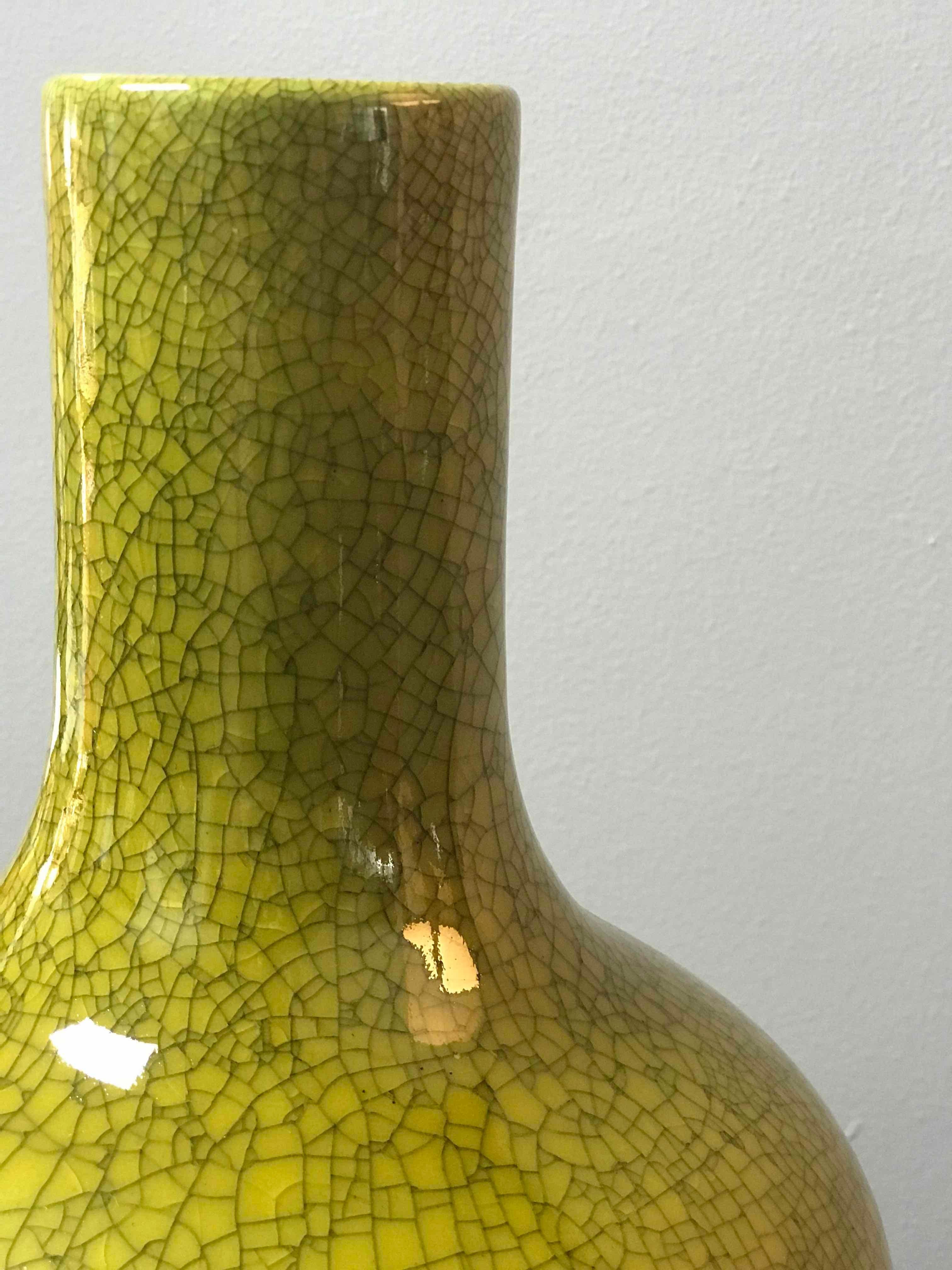 1950s Mid-Century Modern English Crackled and Glazed Vase In Good Condition In Los Angeles, CA