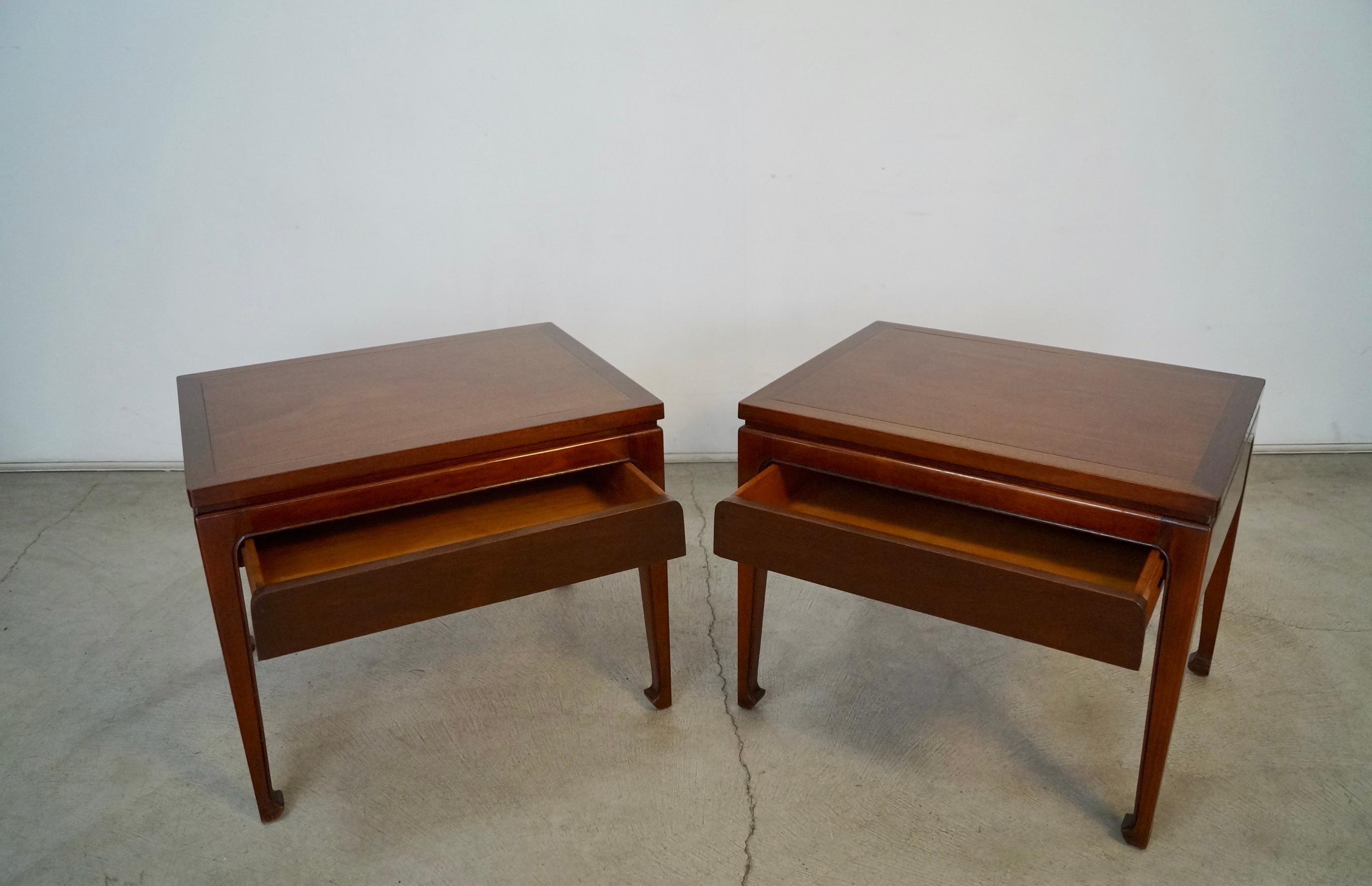 1950's Mid-Century Modern Fine Arts Furniture Nightstands / Side Tables - A Pair In Good Condition In Burbank, CA