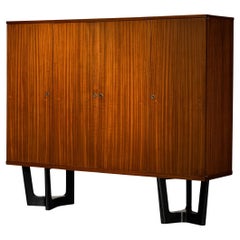 Cabinet français des années 1950 de style The Modernity en acajou avec base sculpturale