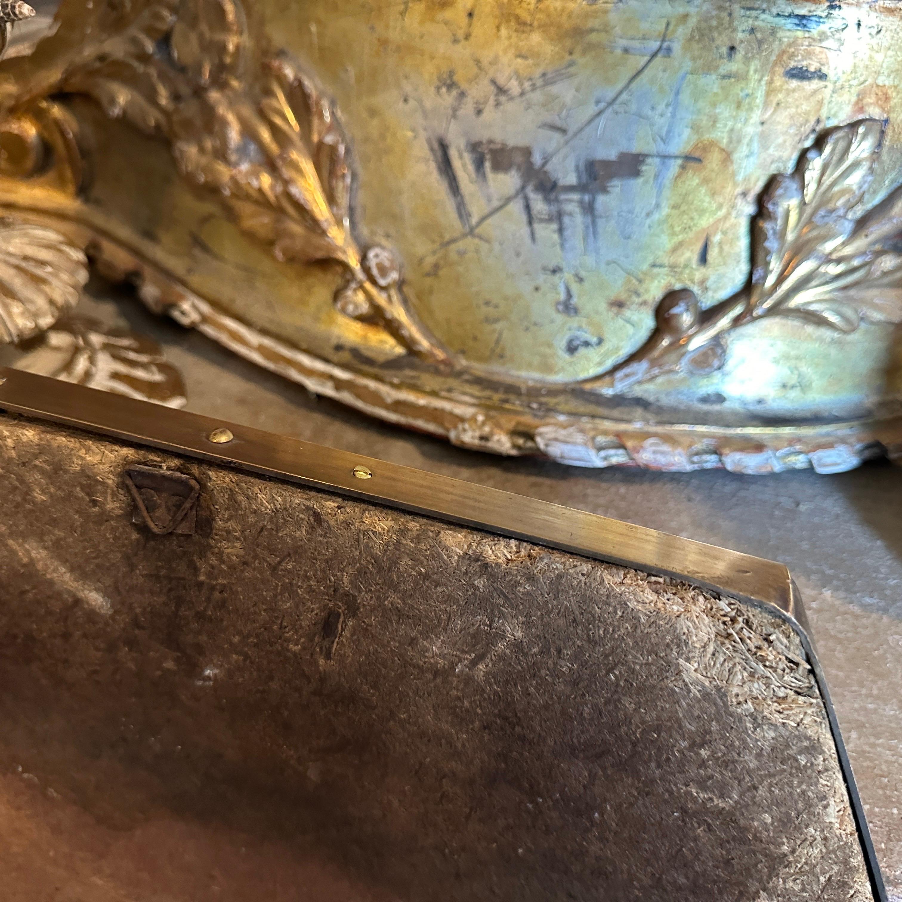 Espejo de pared con escudo italiano de latón macizo estilo Giò Ponti moderno de mediados de siglo de 1950 en venta 1