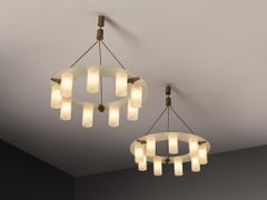 Lampadari italiani del Mid-Century Modern degli anni '50 in vetro satinato e ottone