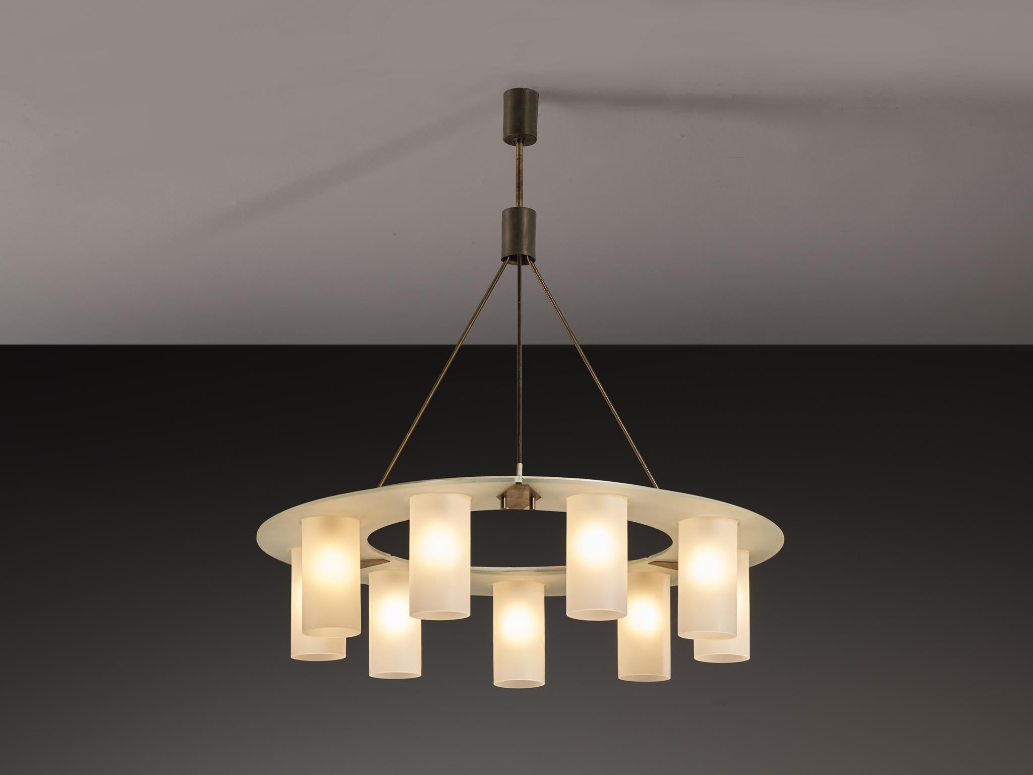 Italiano Lampadari italiani del Mid-Century Modern degli anni '50 in vetro satinato e ottone in vendita