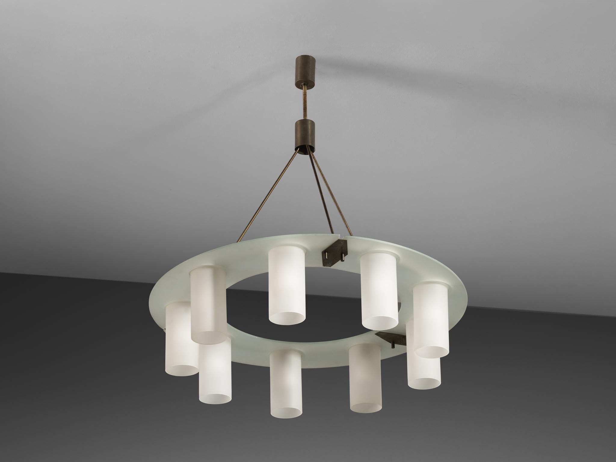 Lampadari italiani del Mid-Century Modern degli anni '50 in vetro satinato e ottone in vendita 2