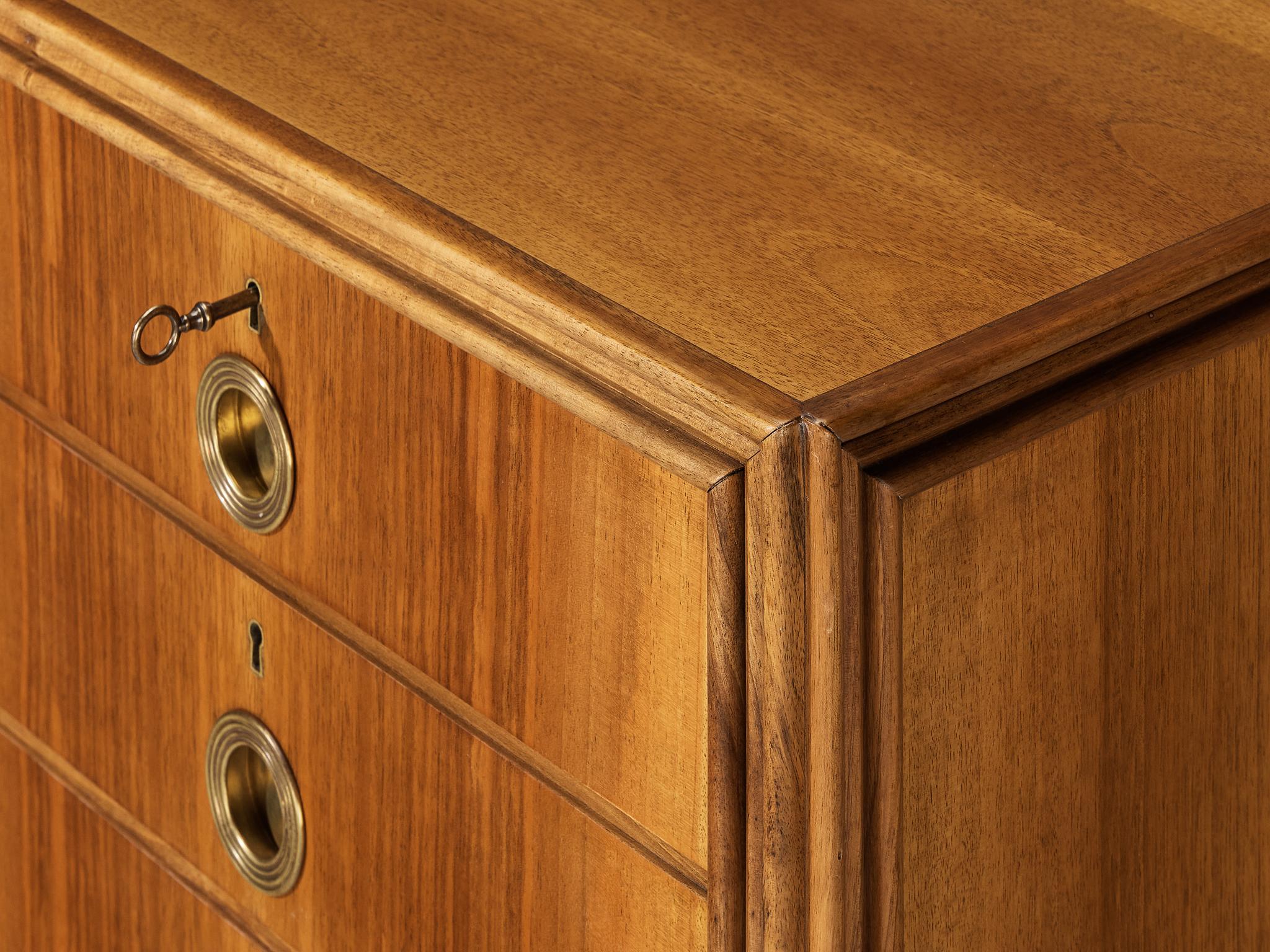 Italiano Scrivania italiana moderna del Mid-Century degli anni '50 in noce e ottone in vendita