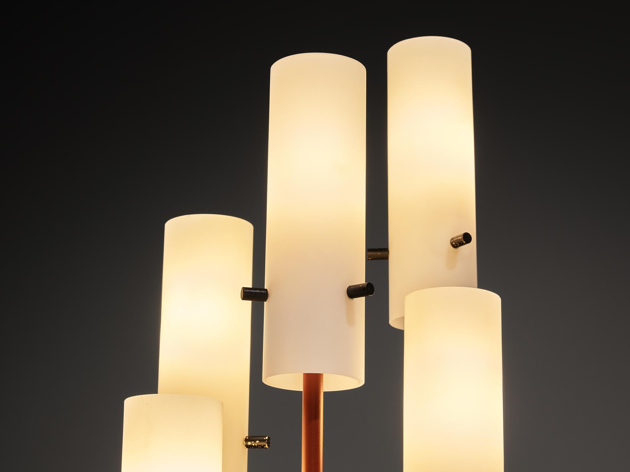 Metà XX secolo Lampada da terra italiana del Mid-Century Modern del 1950 con tavolino integrato in teak in vendita