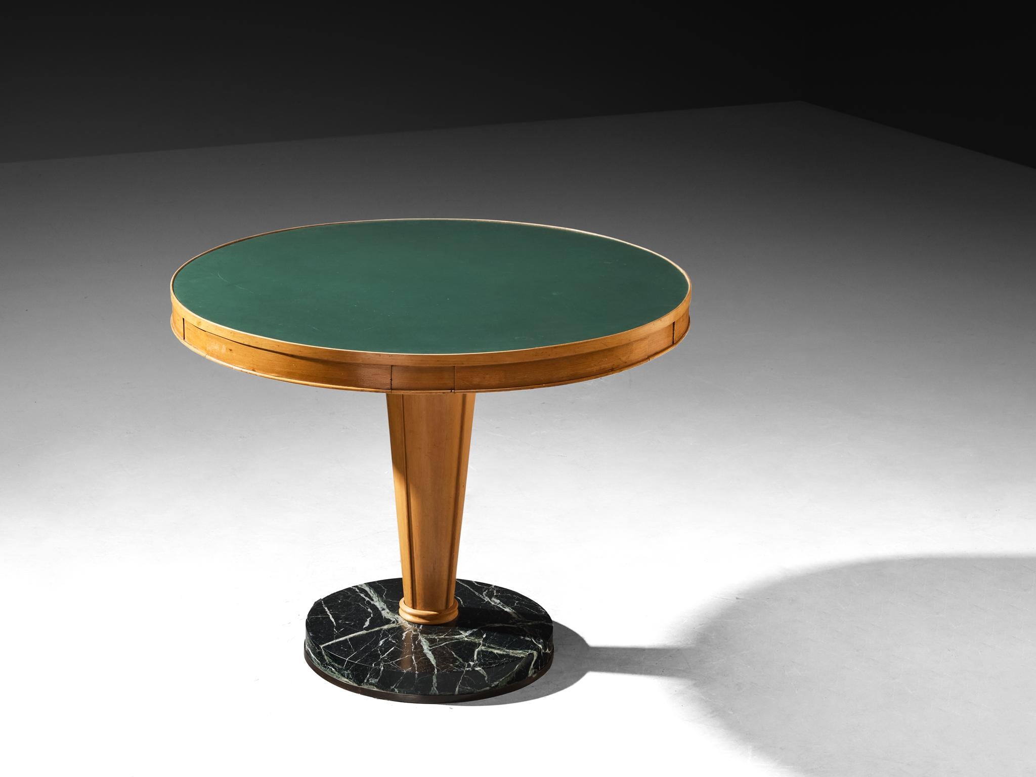 Italienischer Spieltisch aus der Jahrhundertmitte der 1950er Jahre aus grünem Alpi-Marmor und blondem Holz im Zustand „Gut“ in Waalwijk, NL