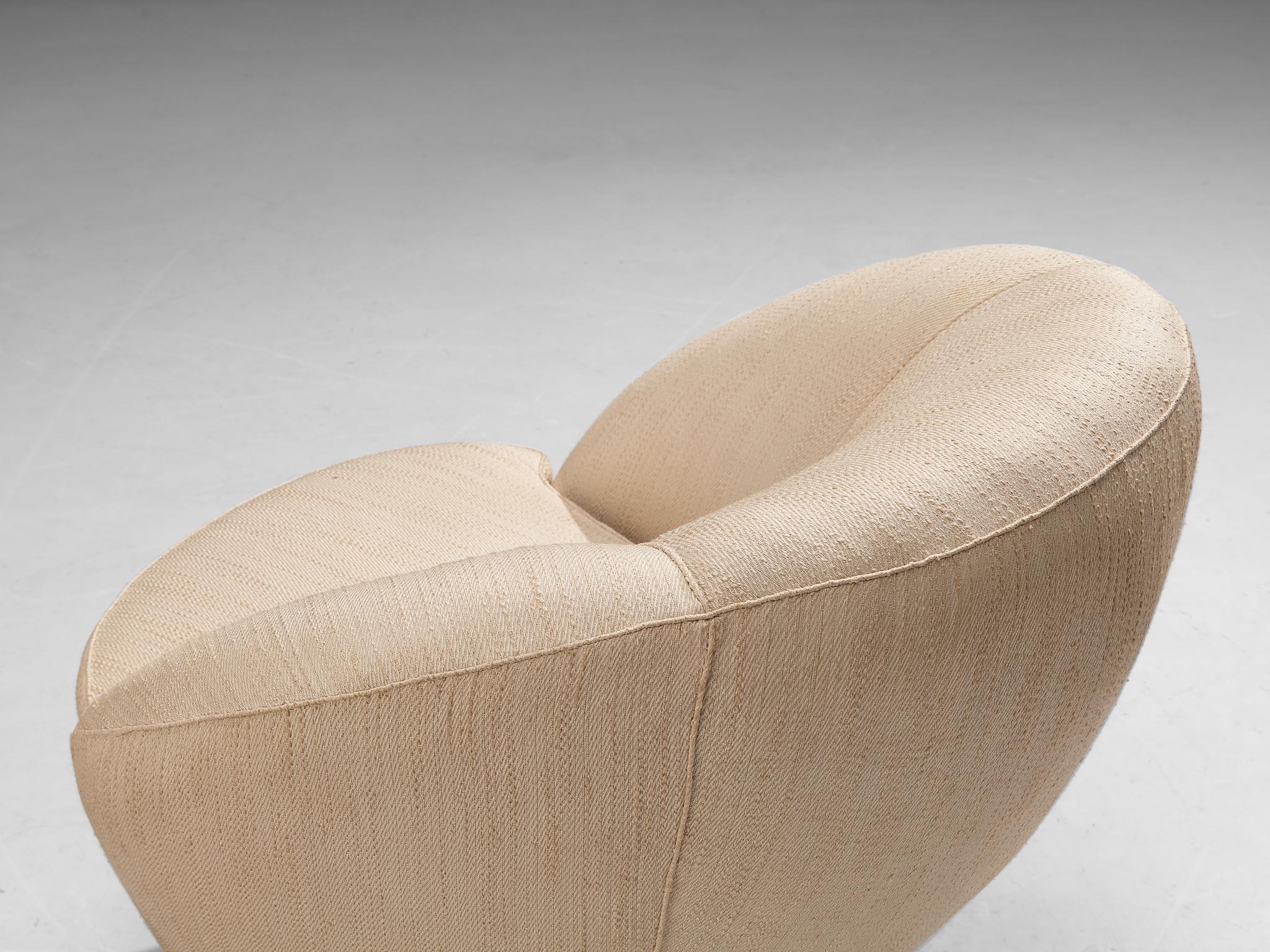 Sedia da salotto italiana del Mid-Century Modern degli anni '50 in tessuto bianco sporco e Wood In condizioni buone in vendita a Waalwijk, NL