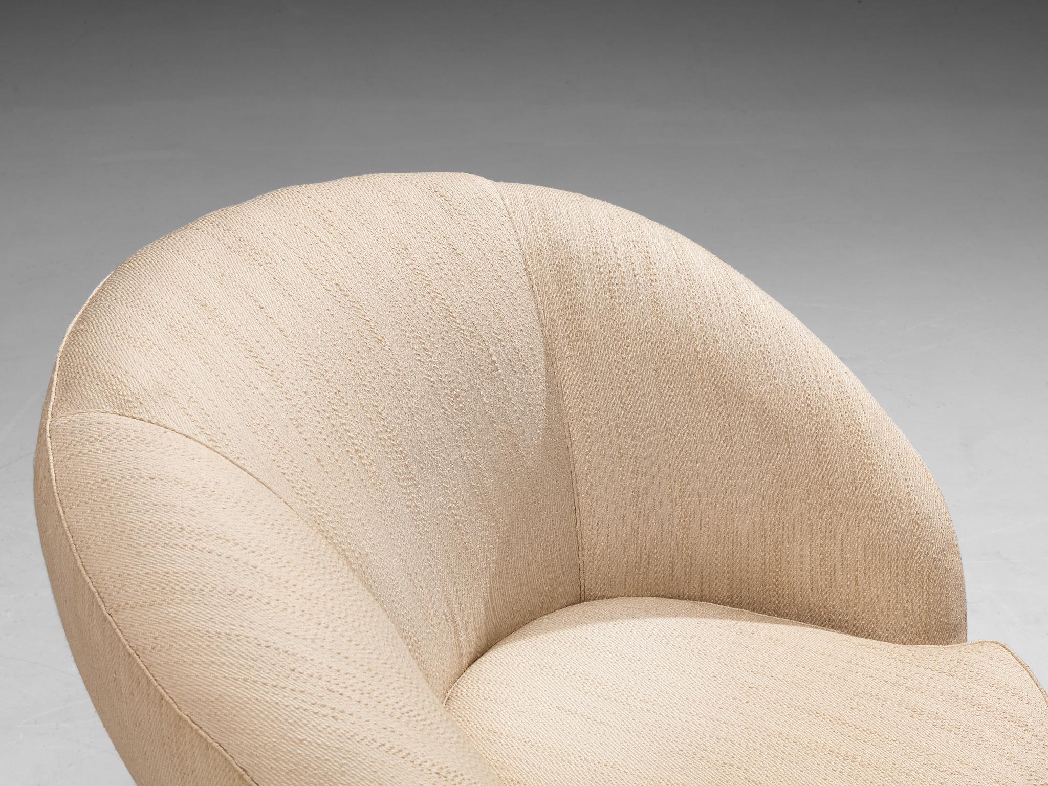 Tessuto Sedia da salotto italiana del Mid-Century Modern degli anni '50 in tessuto bianco sporco e Wood in vendita