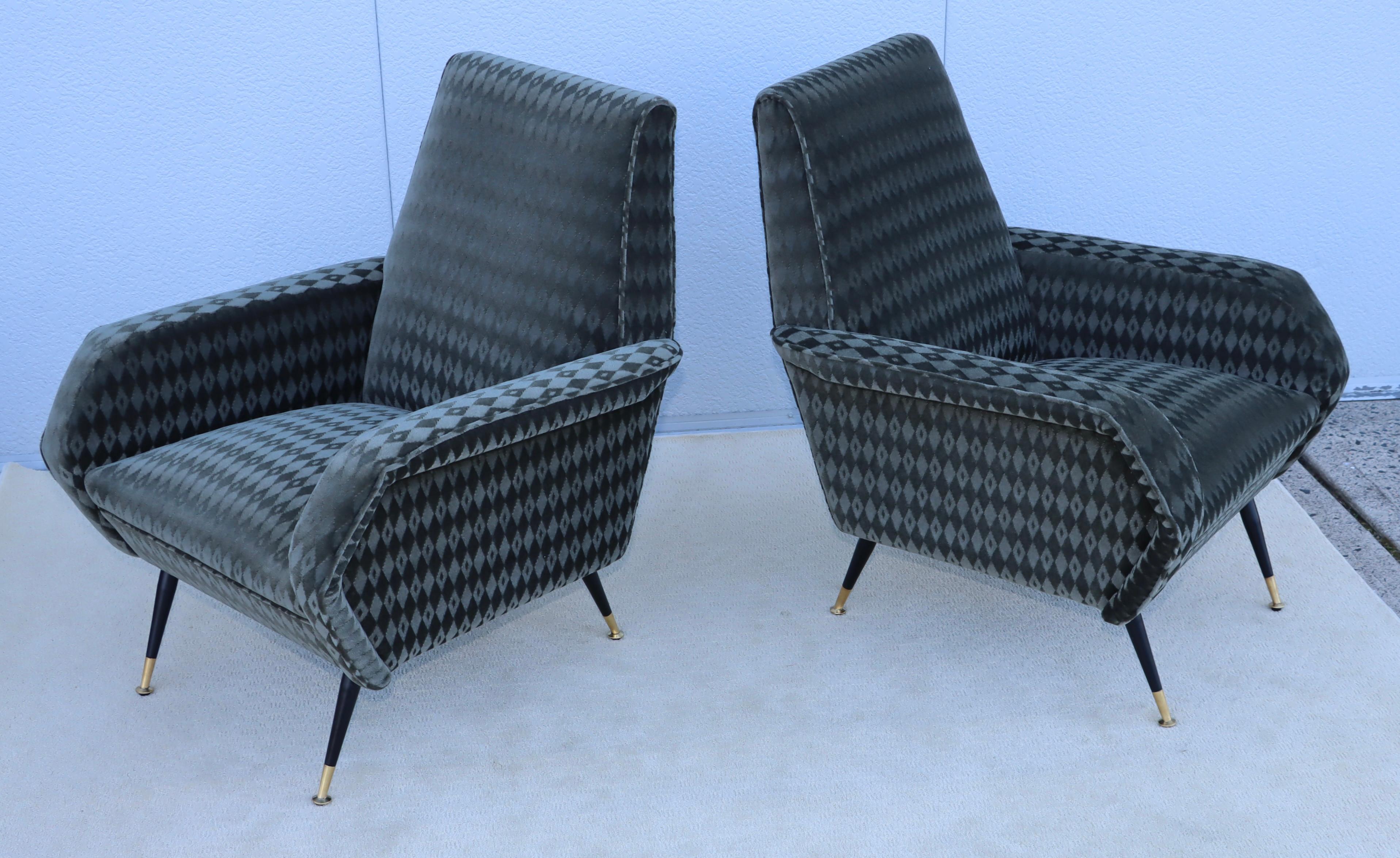 1950's Mid-Century Modern Italian Lounge Chairs mit Donghia Mohair Polsterung im Angebot 3