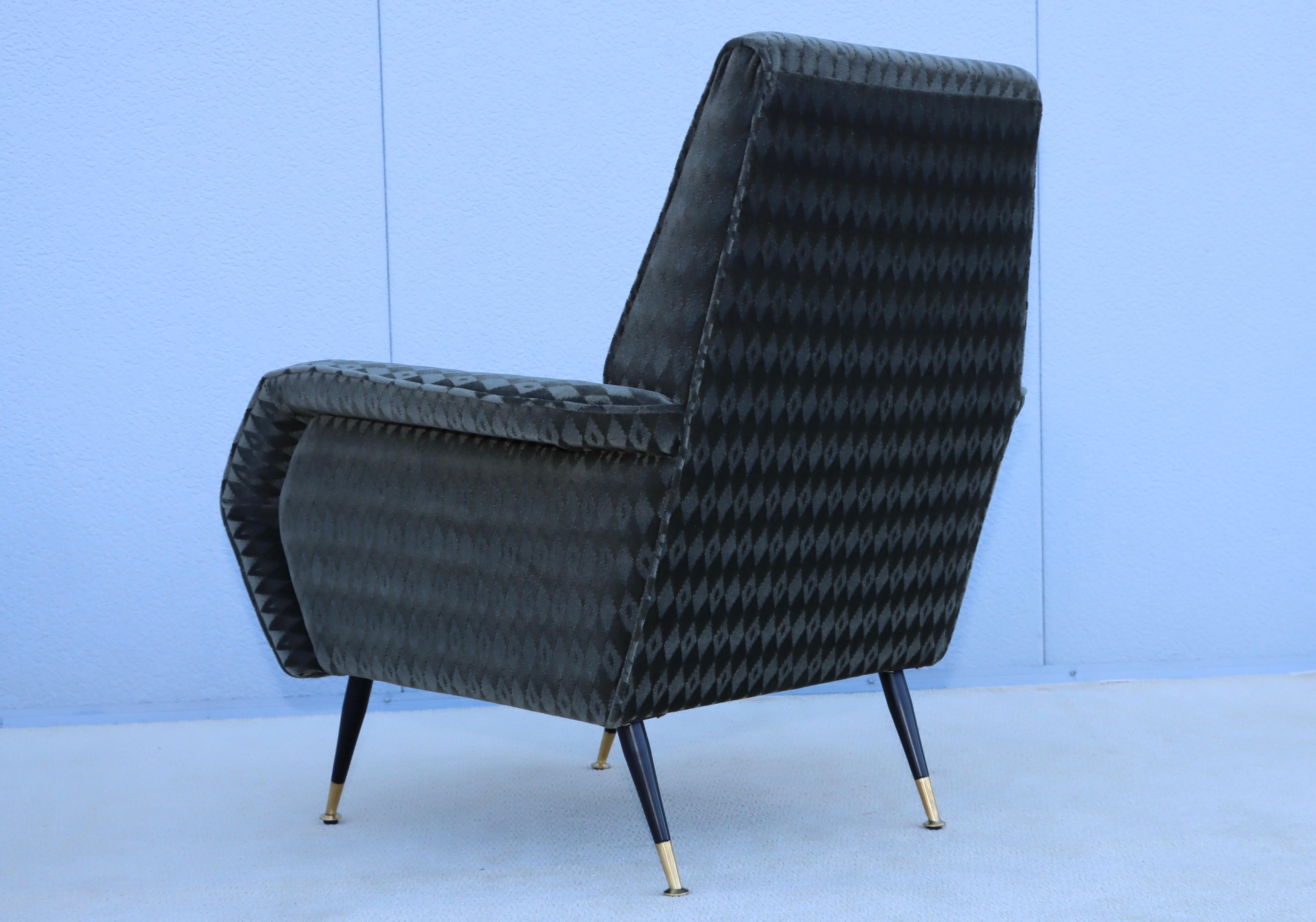1950's Mid-Century Modern Italian Lounge Chairs With Donghia Mohair Upholstery For Sale 14