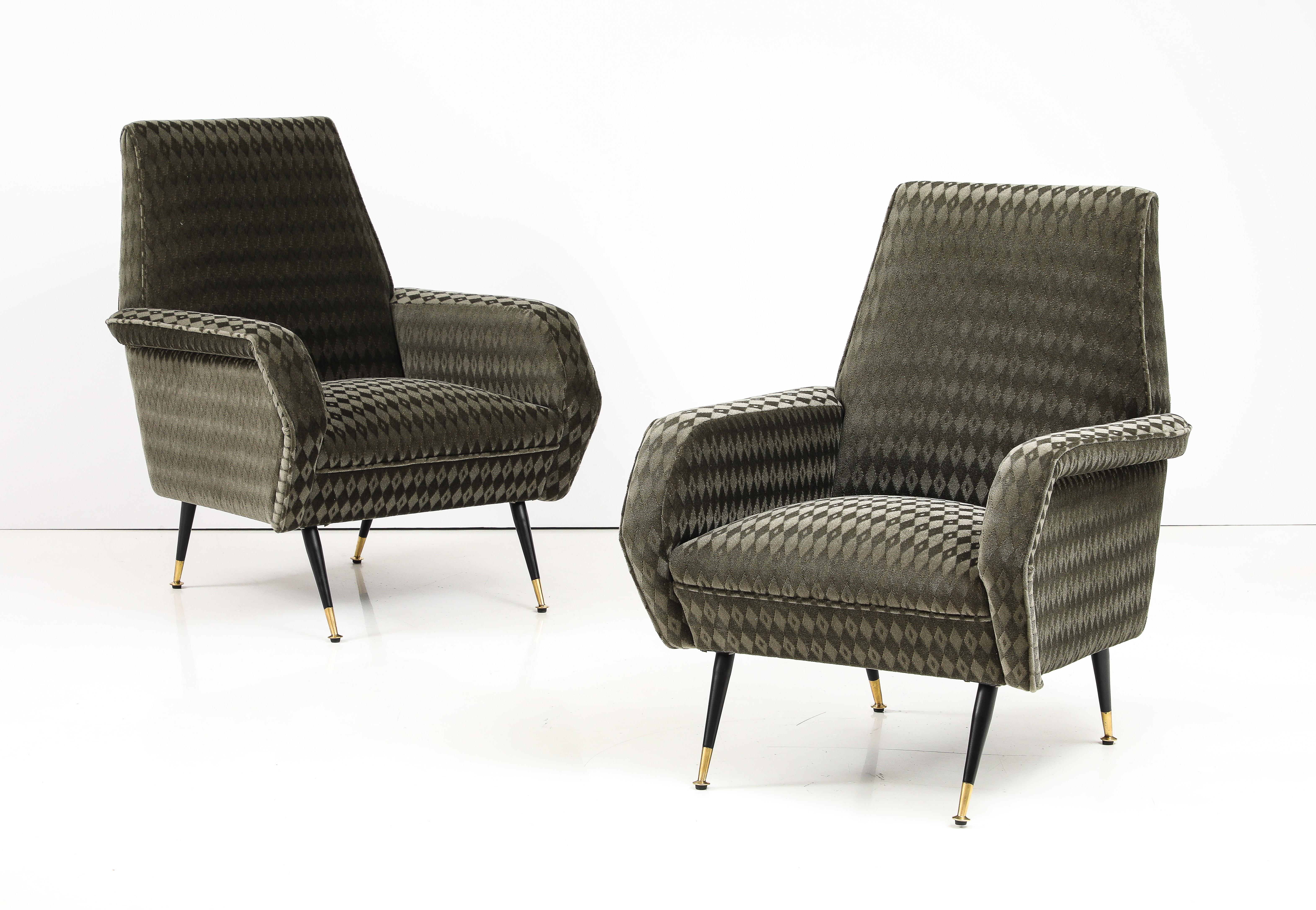 1950's Mid-Century Modern Italian Lounge Chairs With Donghia Mohair Upholstery In Good Condition For Sale In New York, NY