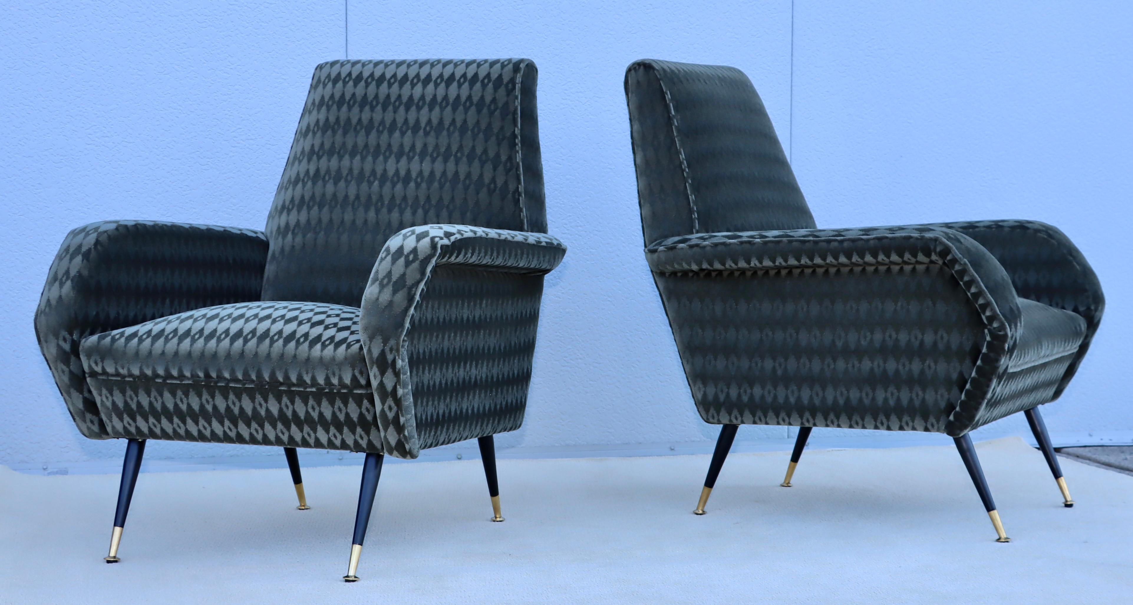 1950's Mid-Century Modern Italian Lounge Chairs With Donghia Mohair Upholstery For Sale 4