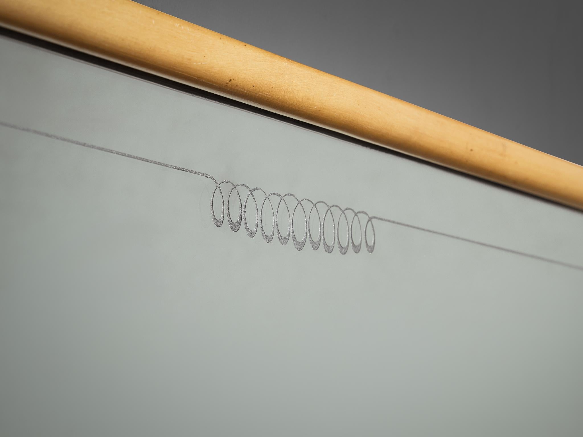 Specchio italiano del 1950 di metà secolo moderno con cornice in acero in vendita 2