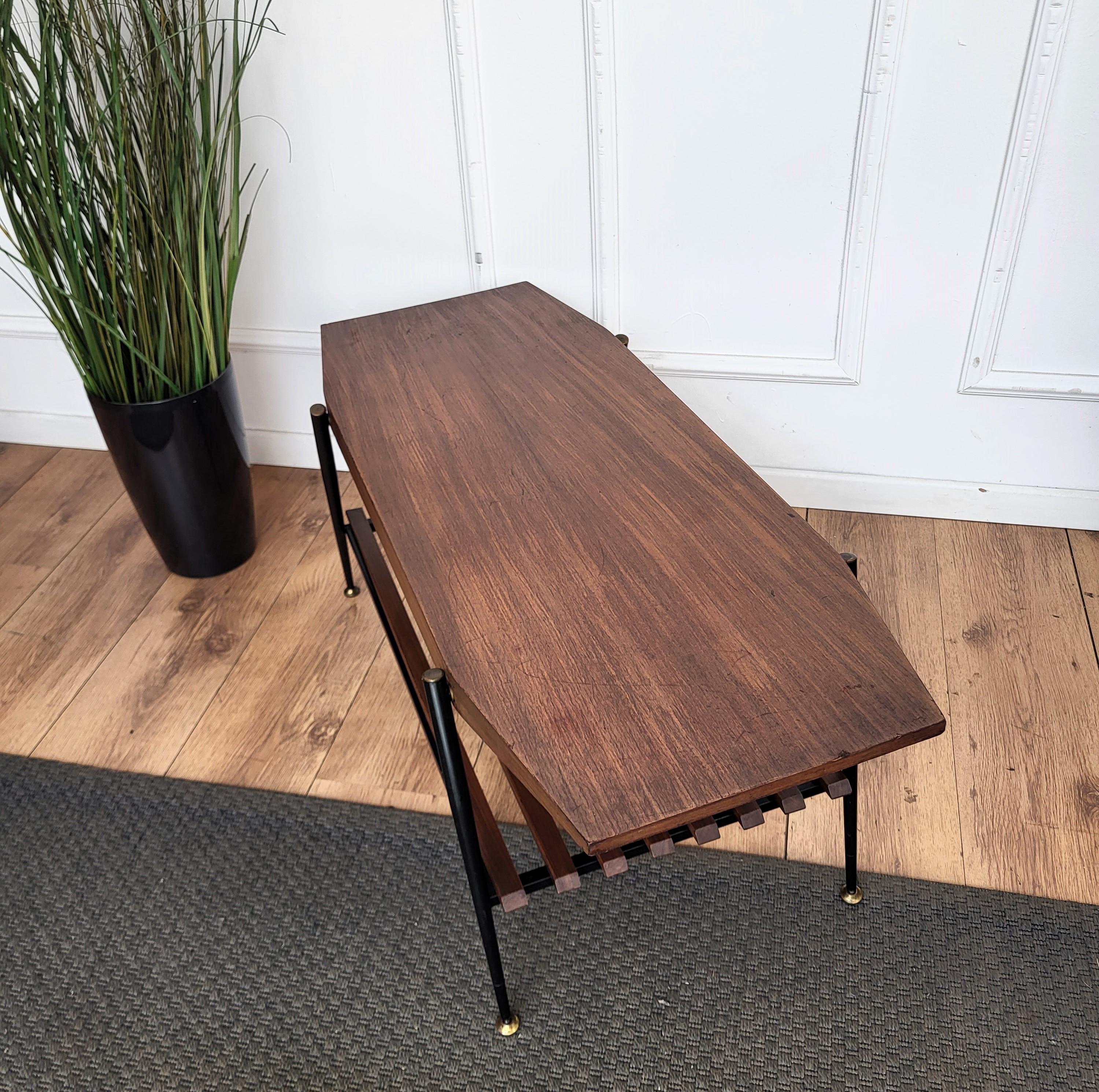 1950er Jahre Mid-Century Modern Italienisch Achteckig Metall Messing Lamelle Wood Couchtisch im Angebot 1