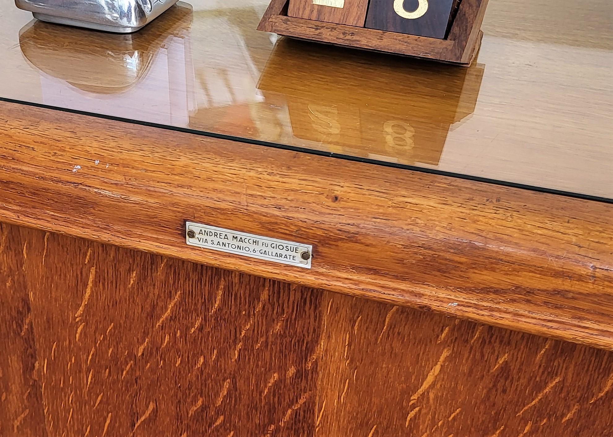 1950s Mid-Century Modern Italian Walnut Wood Brass and Glass Writing Desk Table For Sale 2