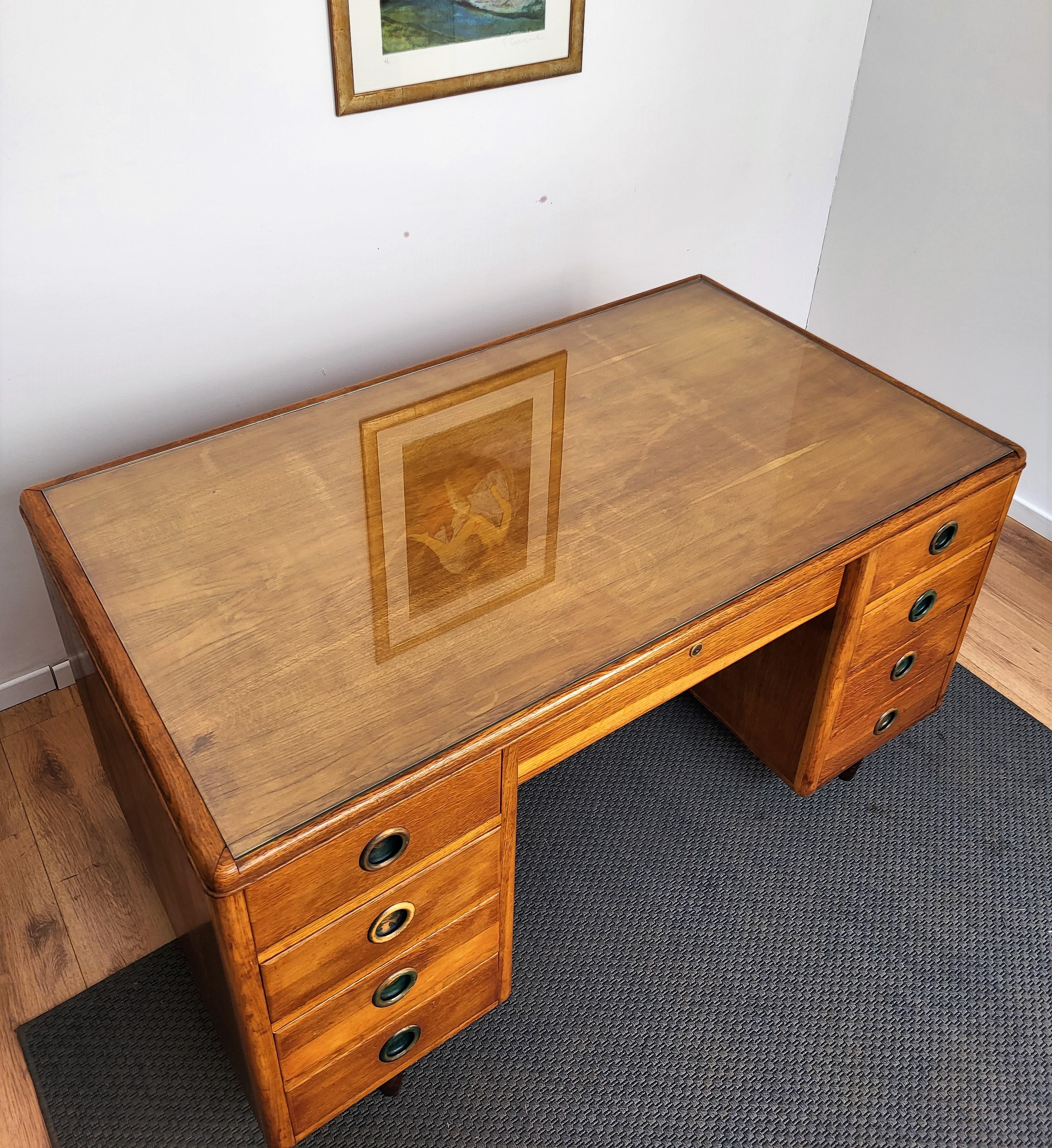 1950s Mid-Century Modern Italian Walnut Wood Brass and Glass Writing Desk Table For Sale 4