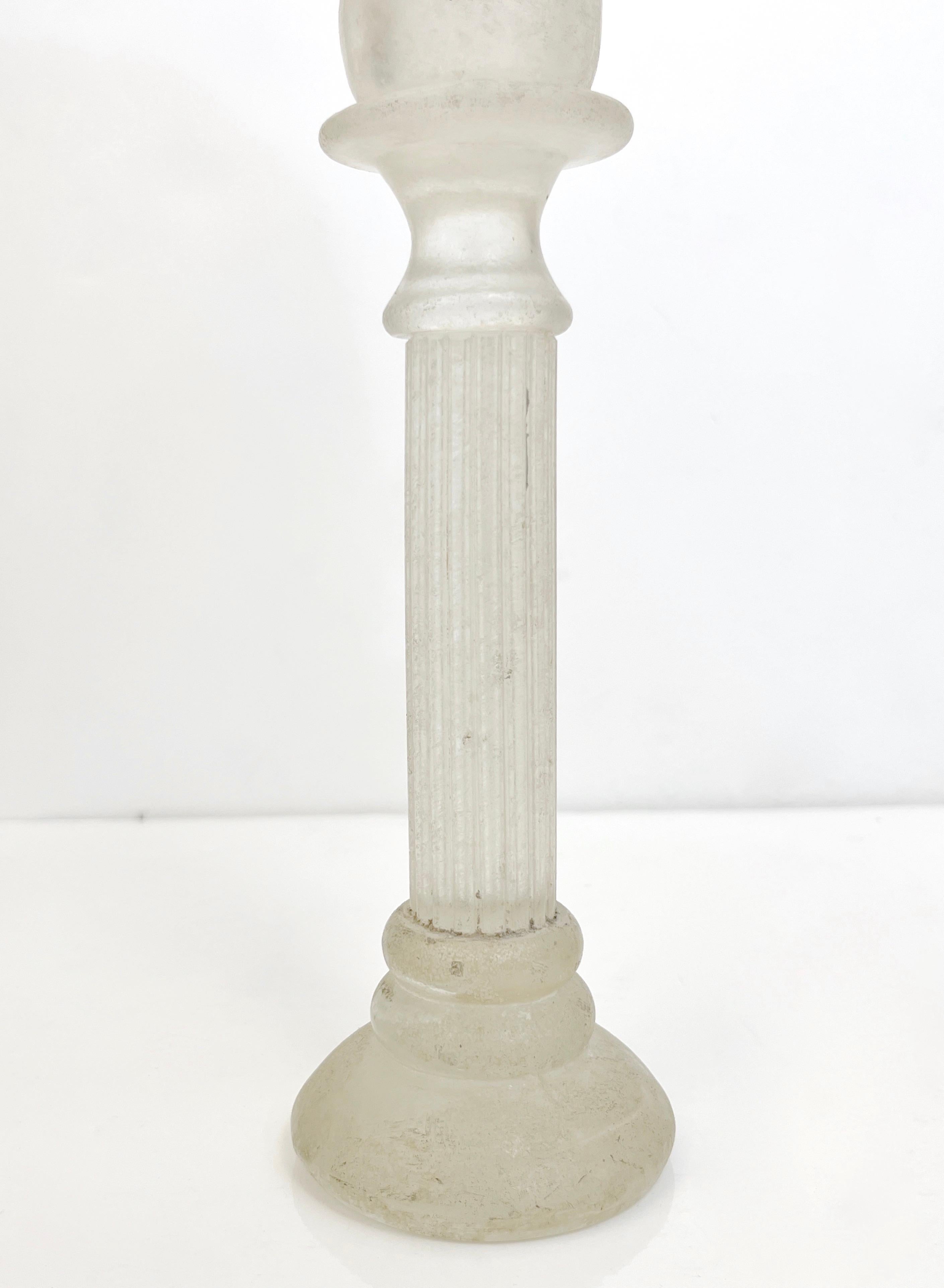 Coppia di candelabri in vetro di Murano bianco smerigliato degli anni '50, metà del secolo scorso in vendita 5
