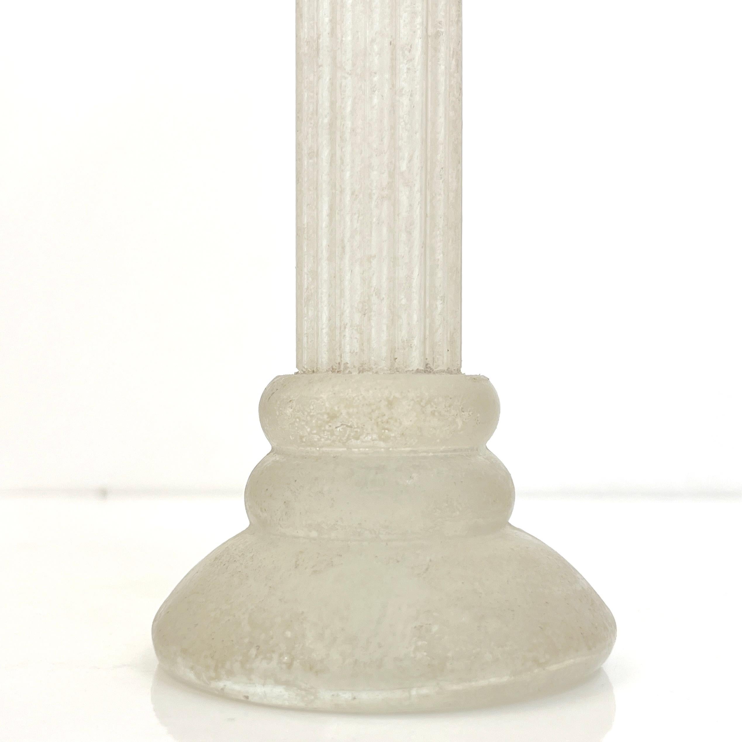 Coppia di candelabri in vetro di Murano bianco smerigliato degli anni '50, metà del secolo scorso in vendita 6